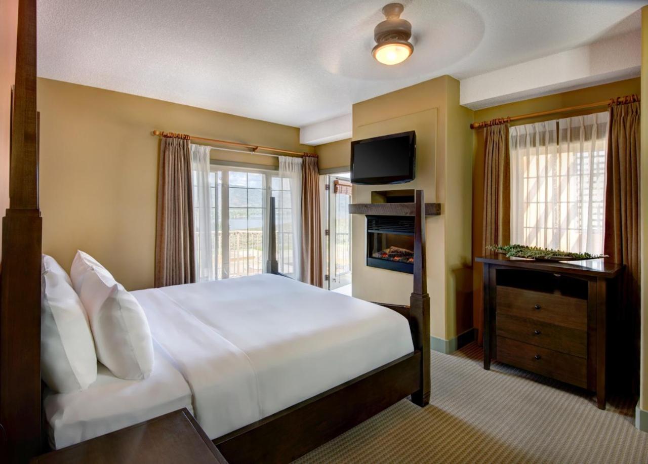 Two-Bedroom Suite with King Bed and Queen Bed