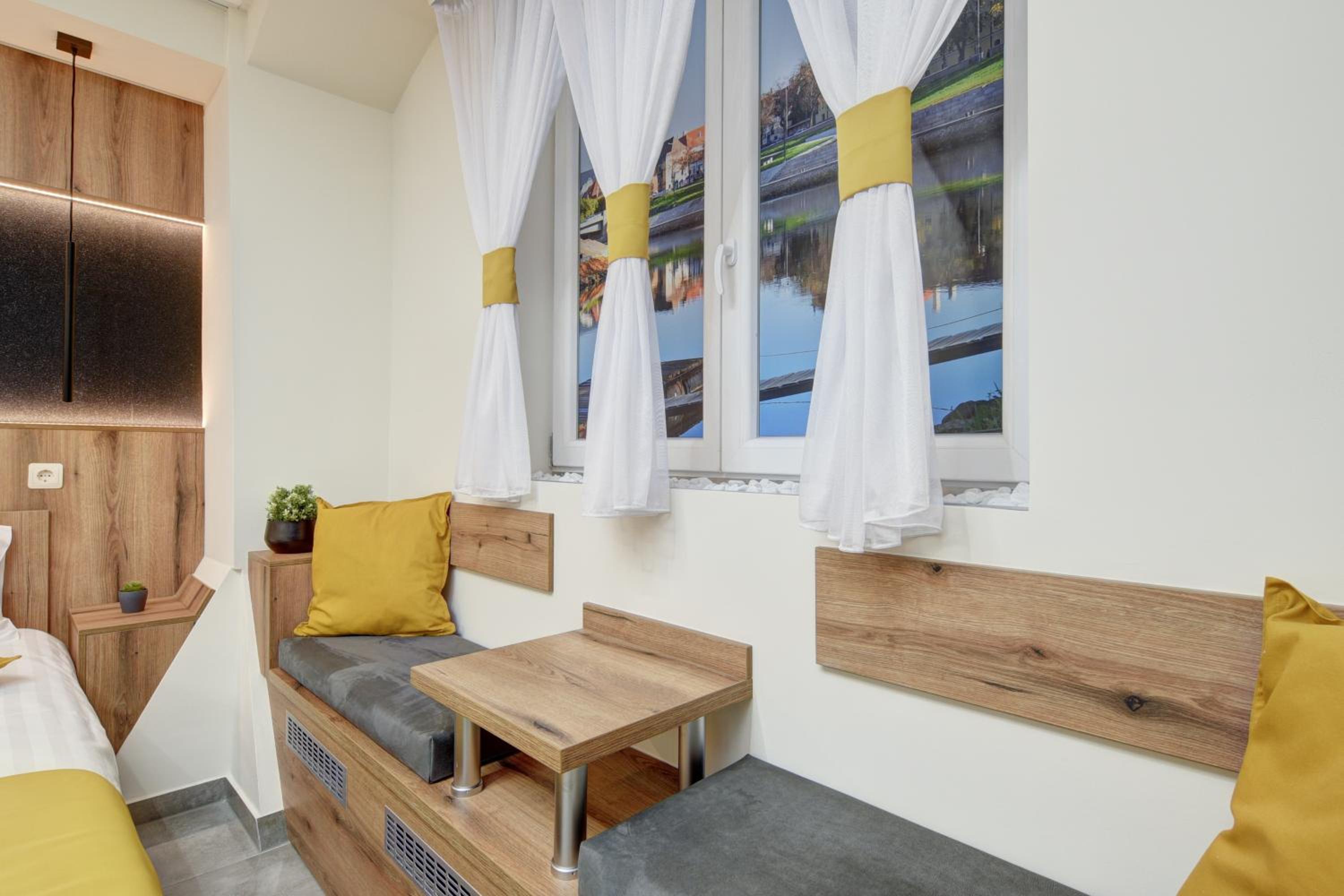 Superior Triple Room photo 3