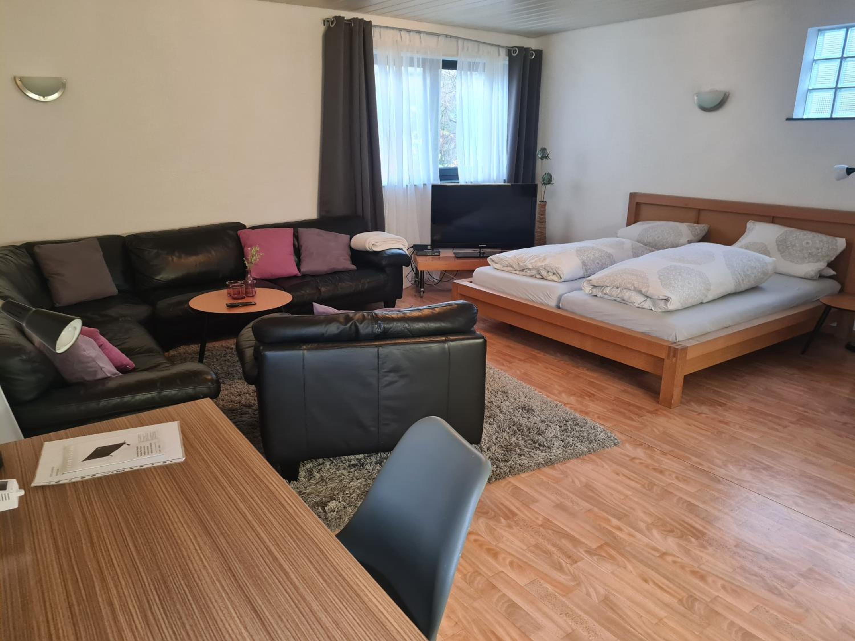 One-Bedroom Apartment photo 1