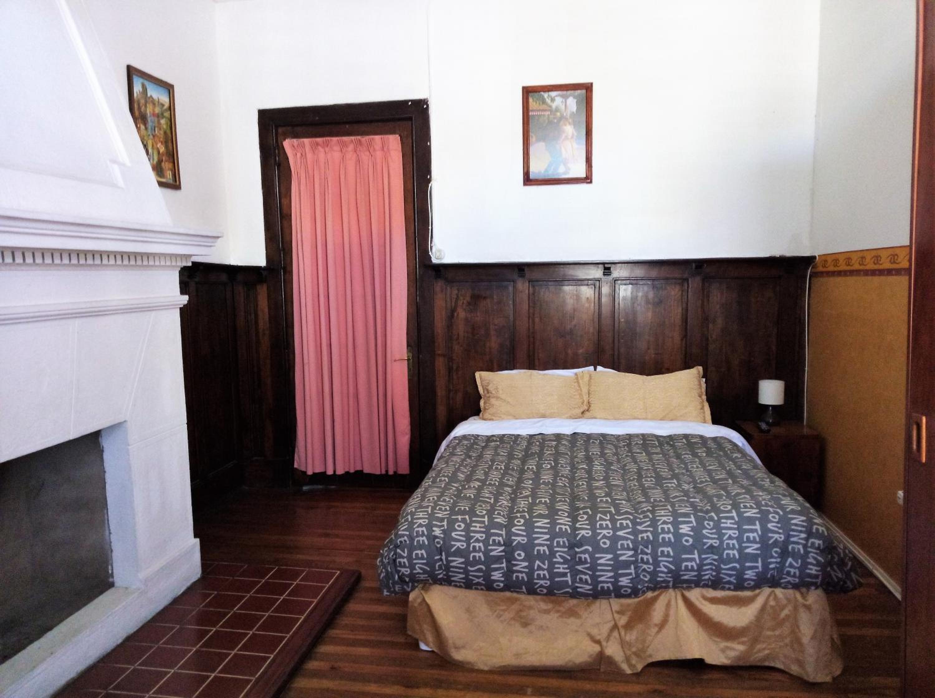 Double Room with Shared Bathroom