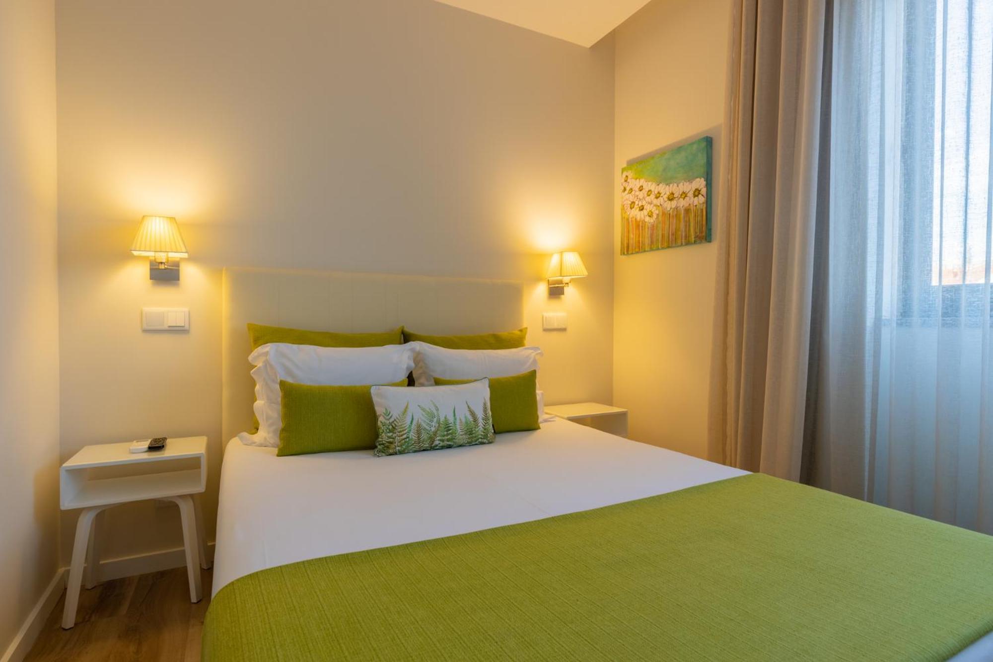 Economy Double Room - Photo 10