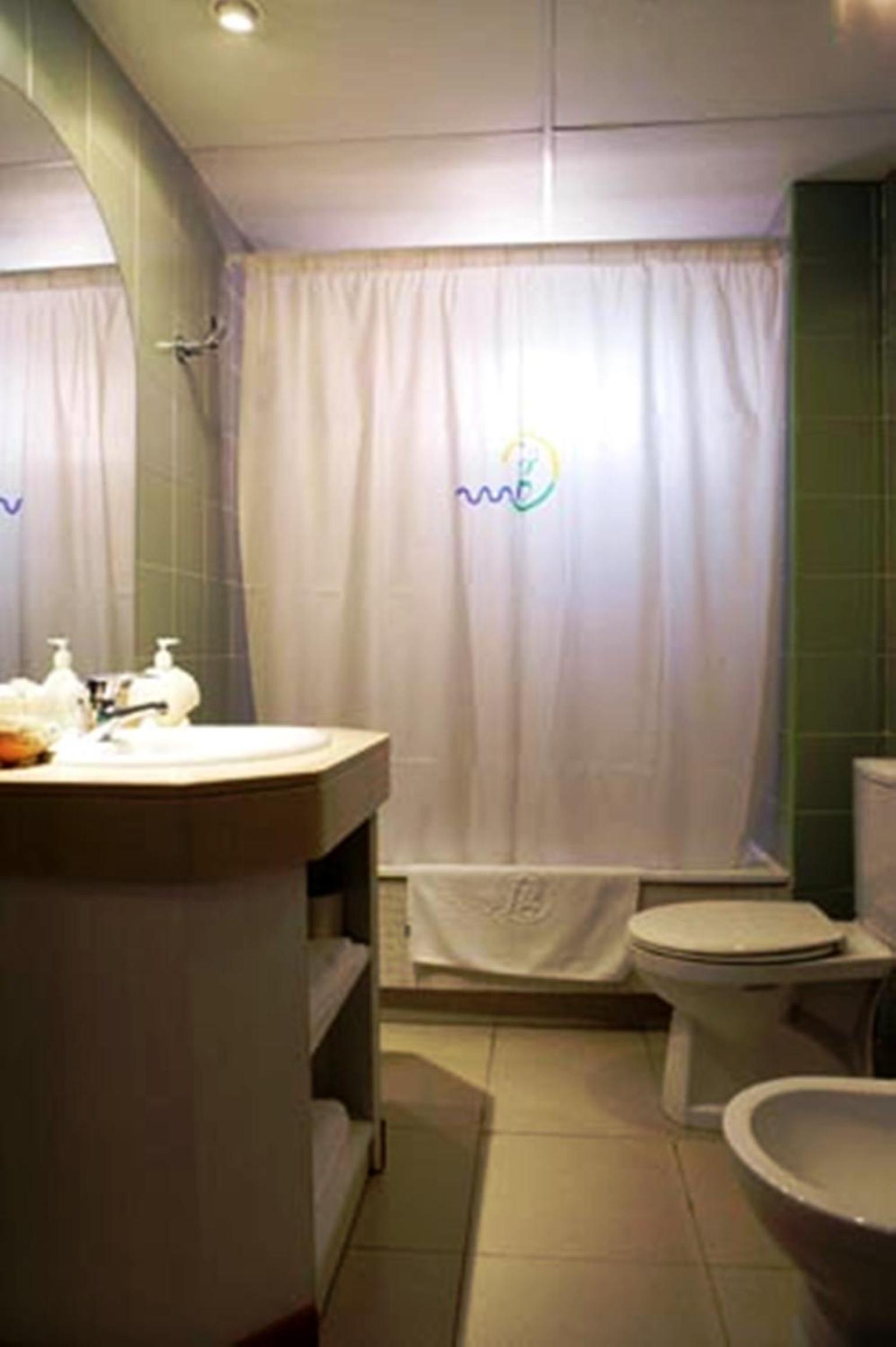 Double or Twin Room with Pool View photo 3