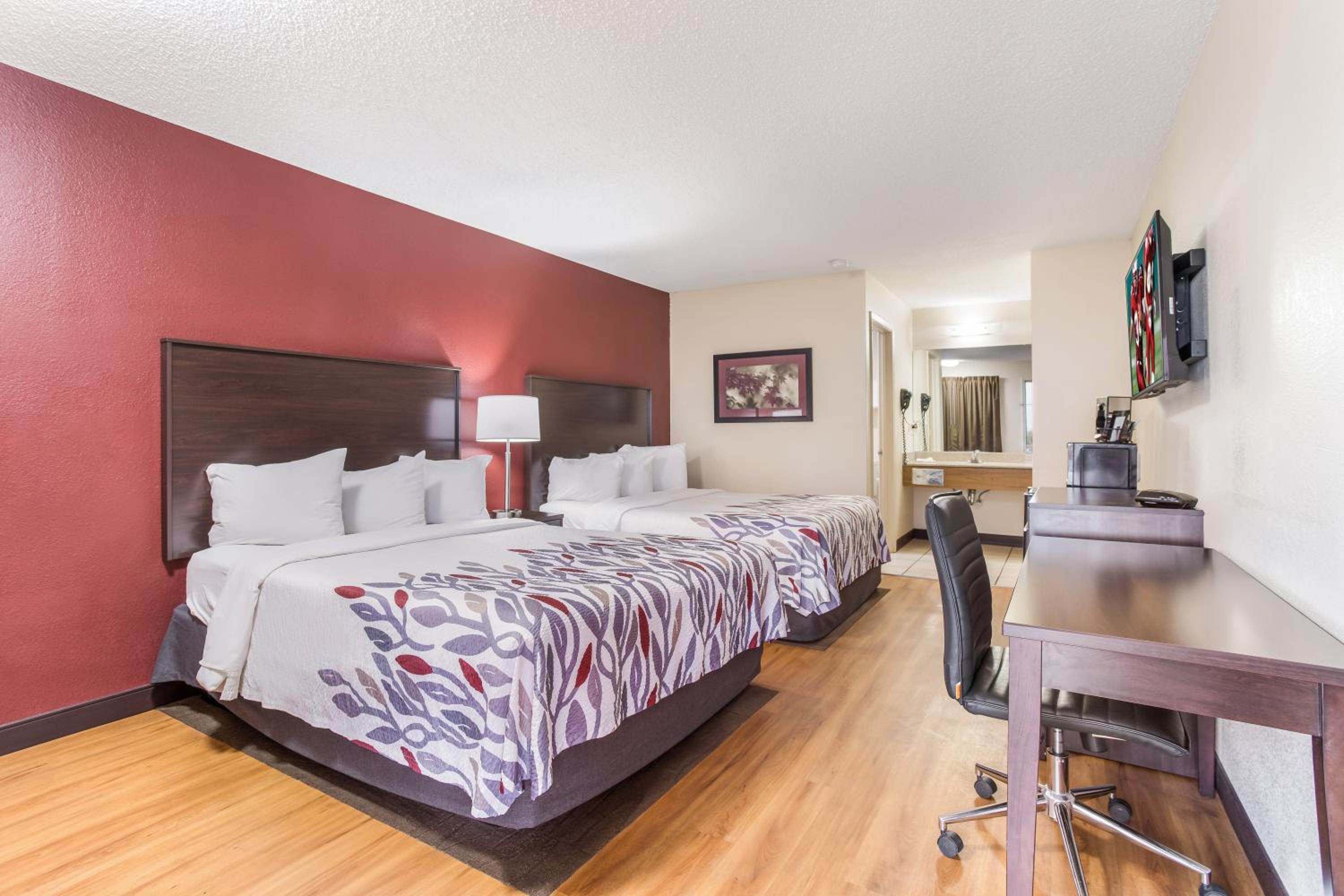 Superior Room with Two Queen Beds Smoke Free photo 1