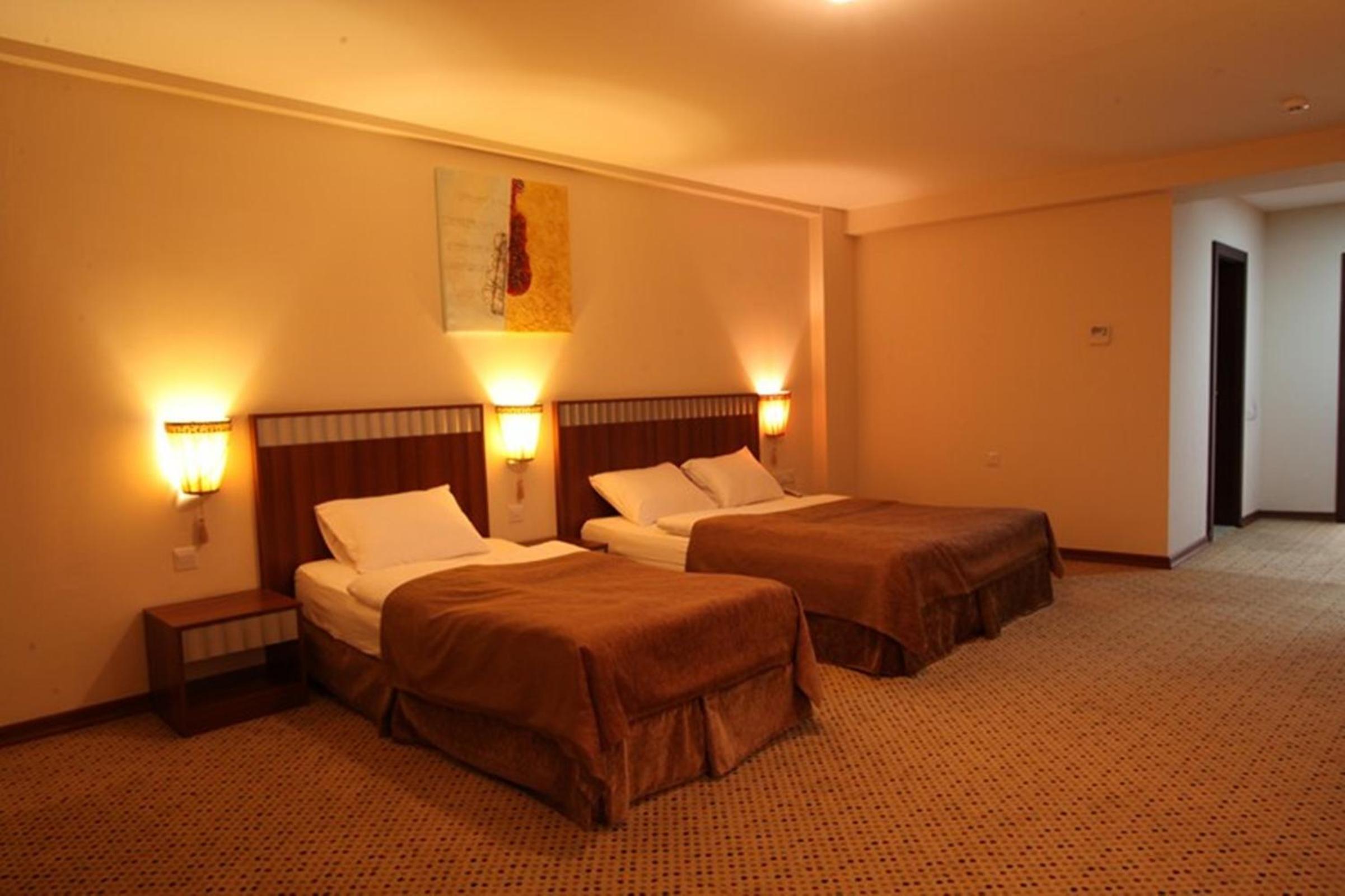 Twin Room - Photo 5