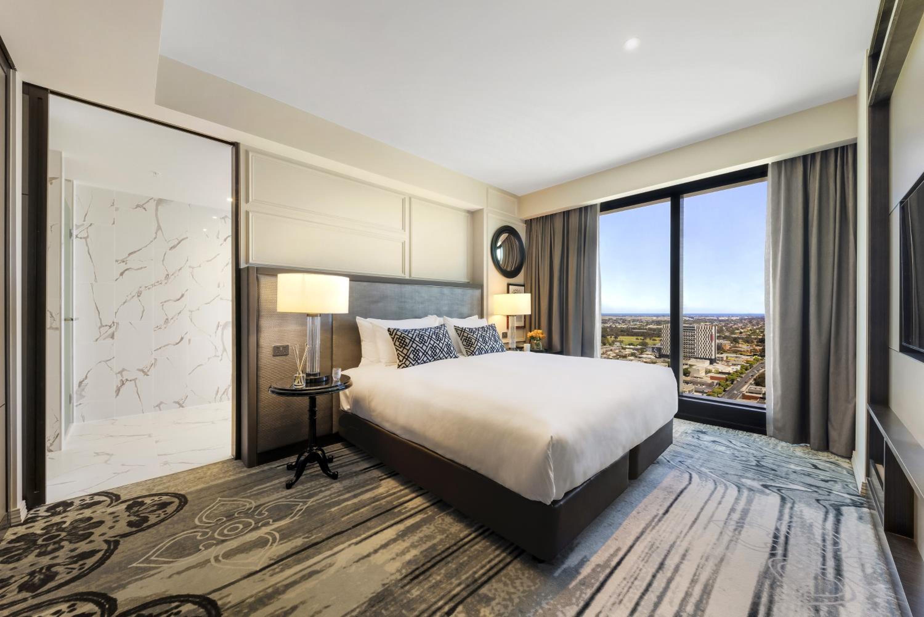 Prestige King Suite with Club Access and Living Room - Photo 1