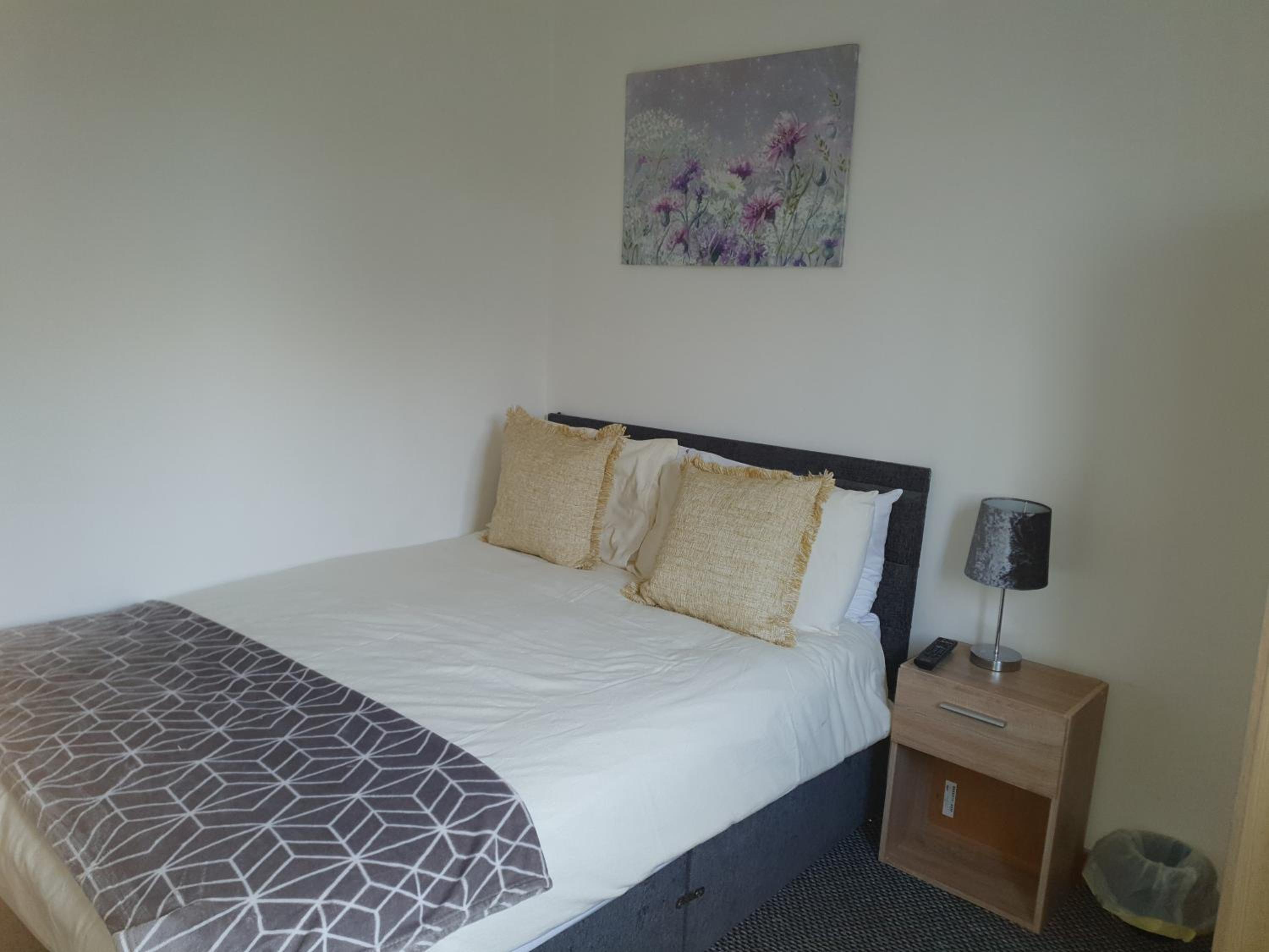 Double Room with Shared Bathroom photo 2