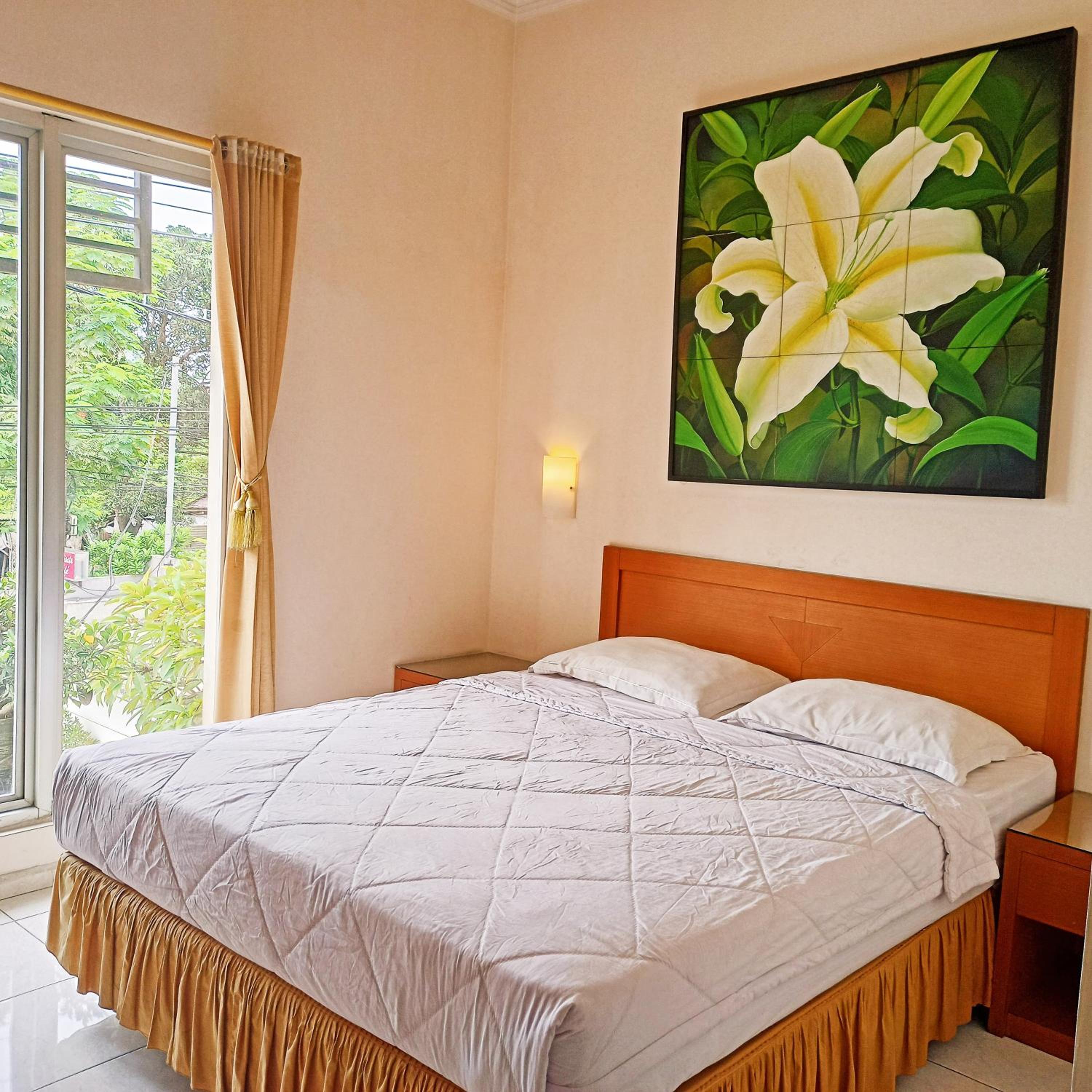 Deluxe King Room photo 1