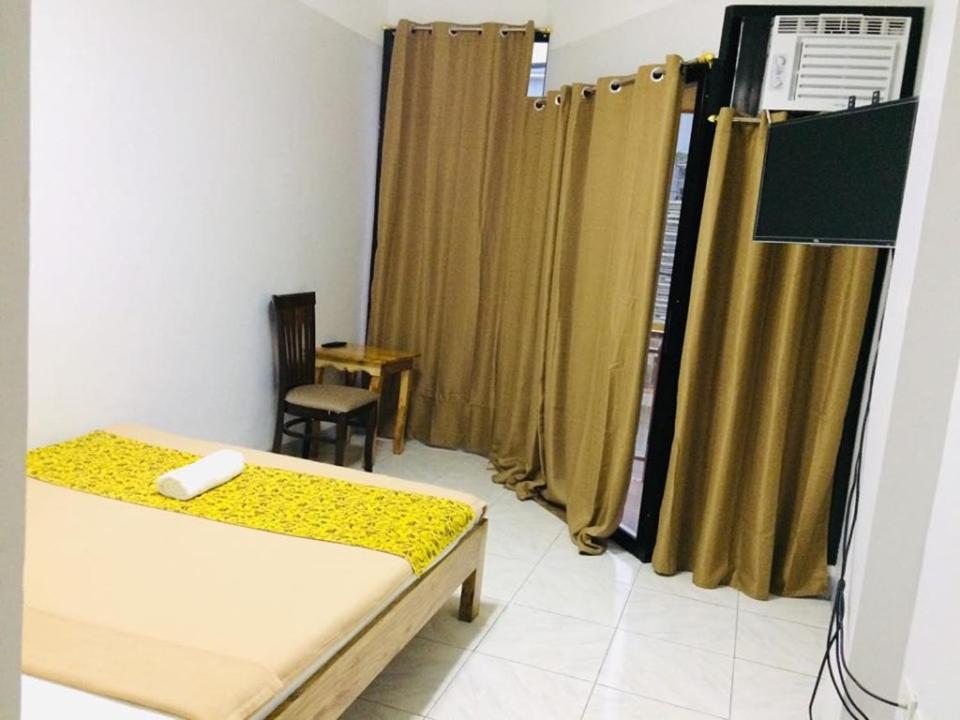 Deluxe Double Room with Balcony - Photo 2