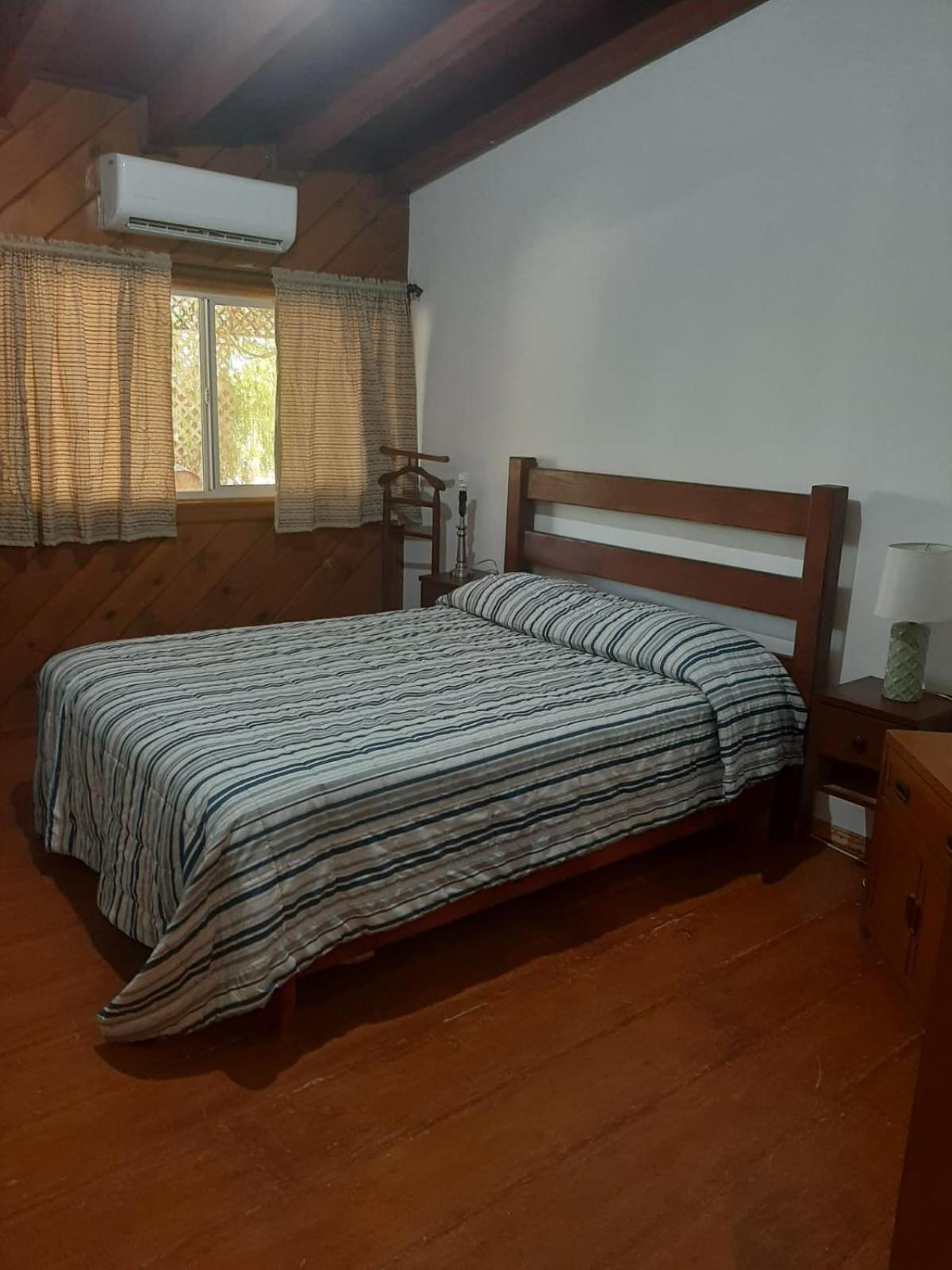 Five-Bedroom House photo 2