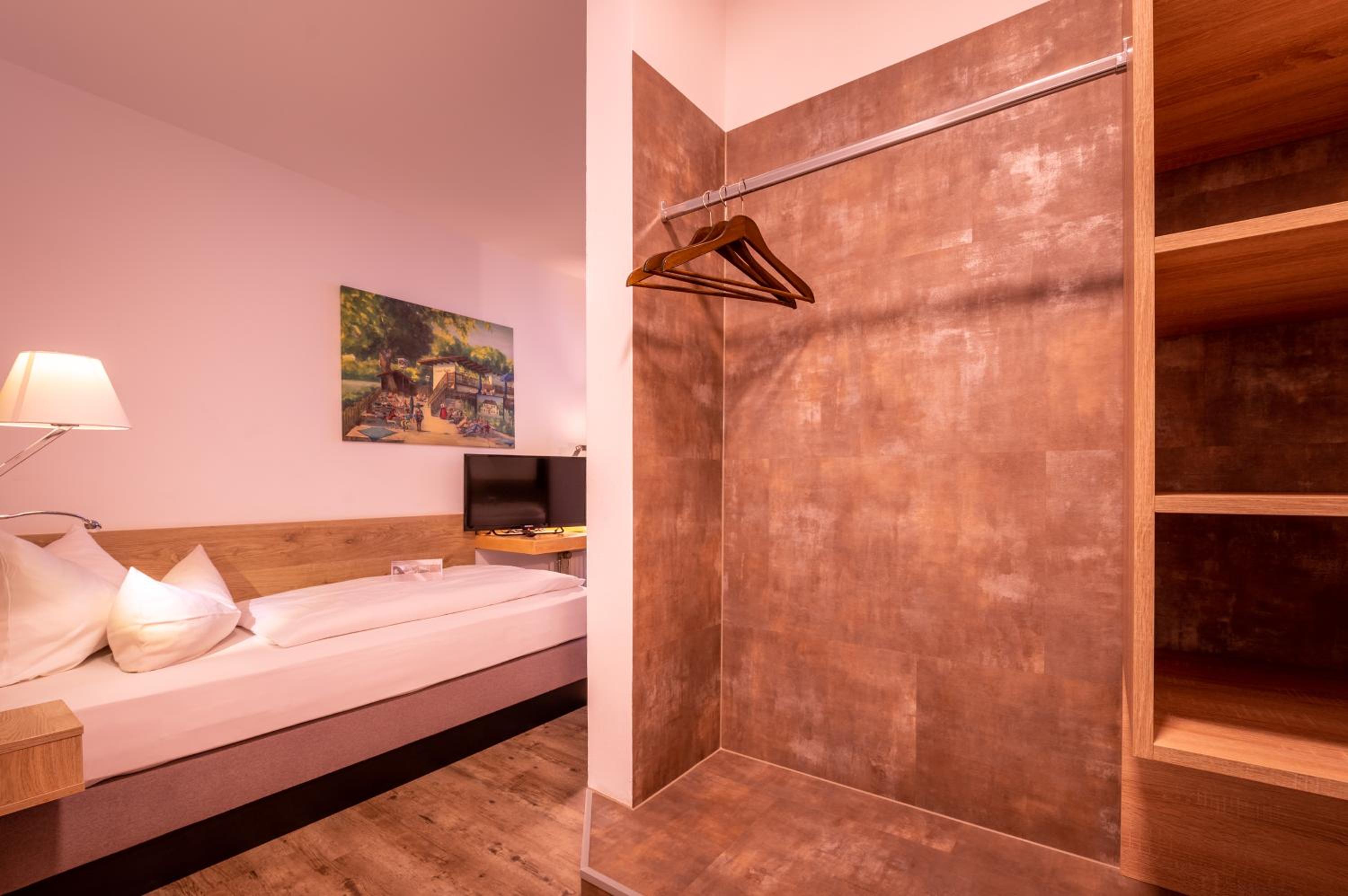 Single Room photo 3