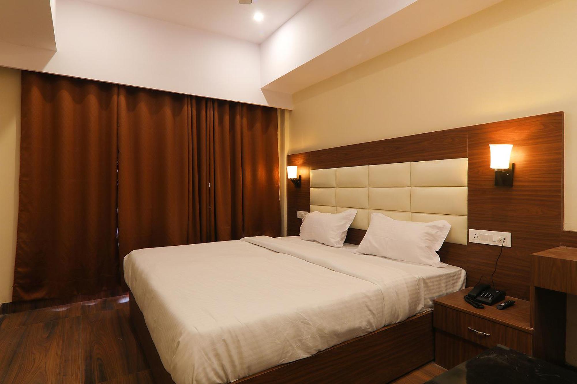 Deluxe Room - Photo 3