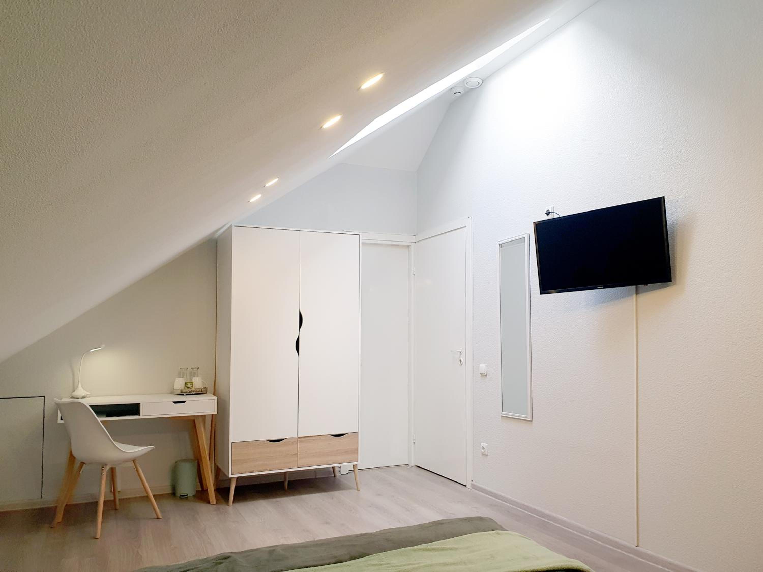 Standard Double Room - Photo 2