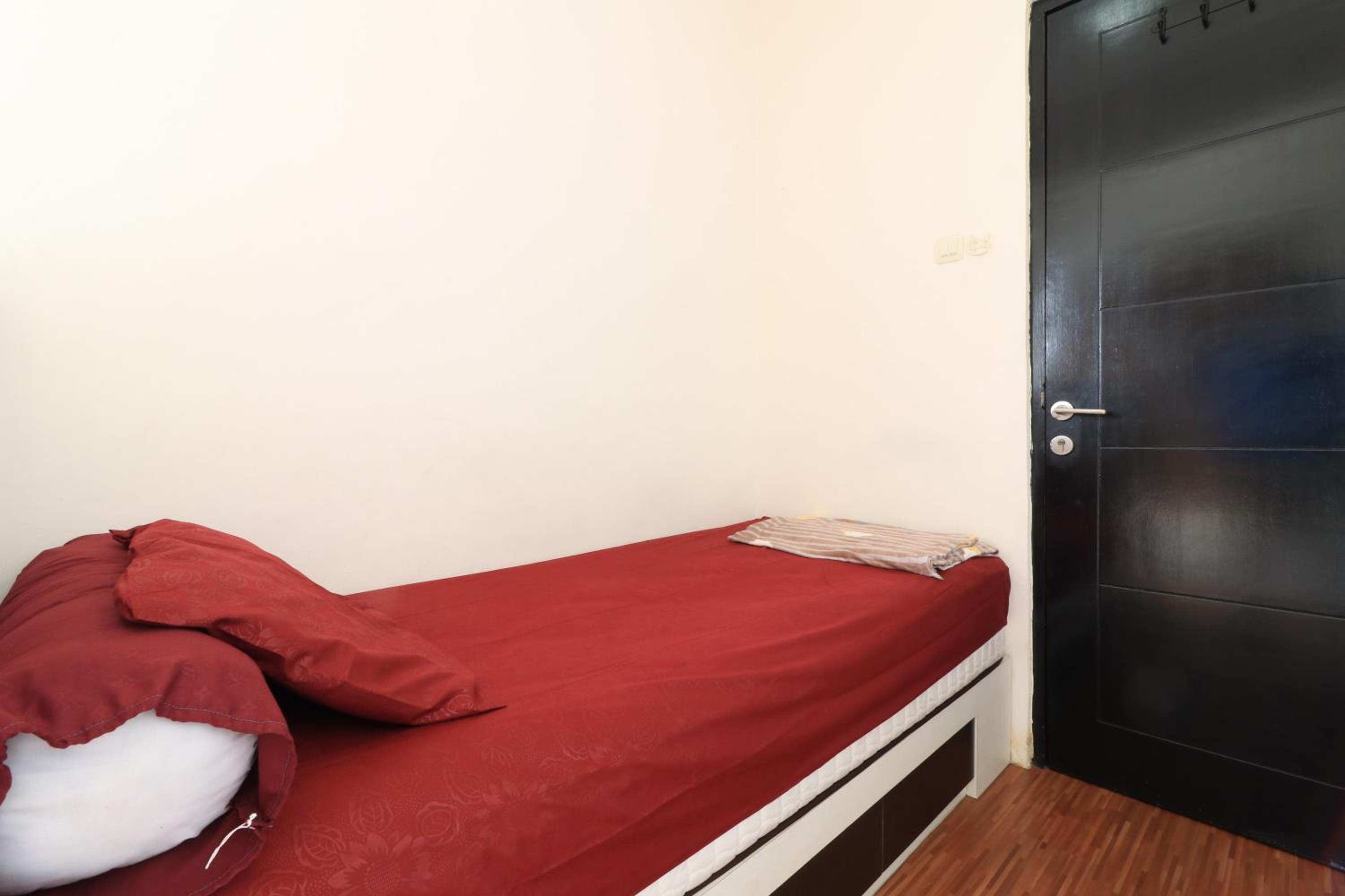 Two-Bedroom Apartment - Photo 9