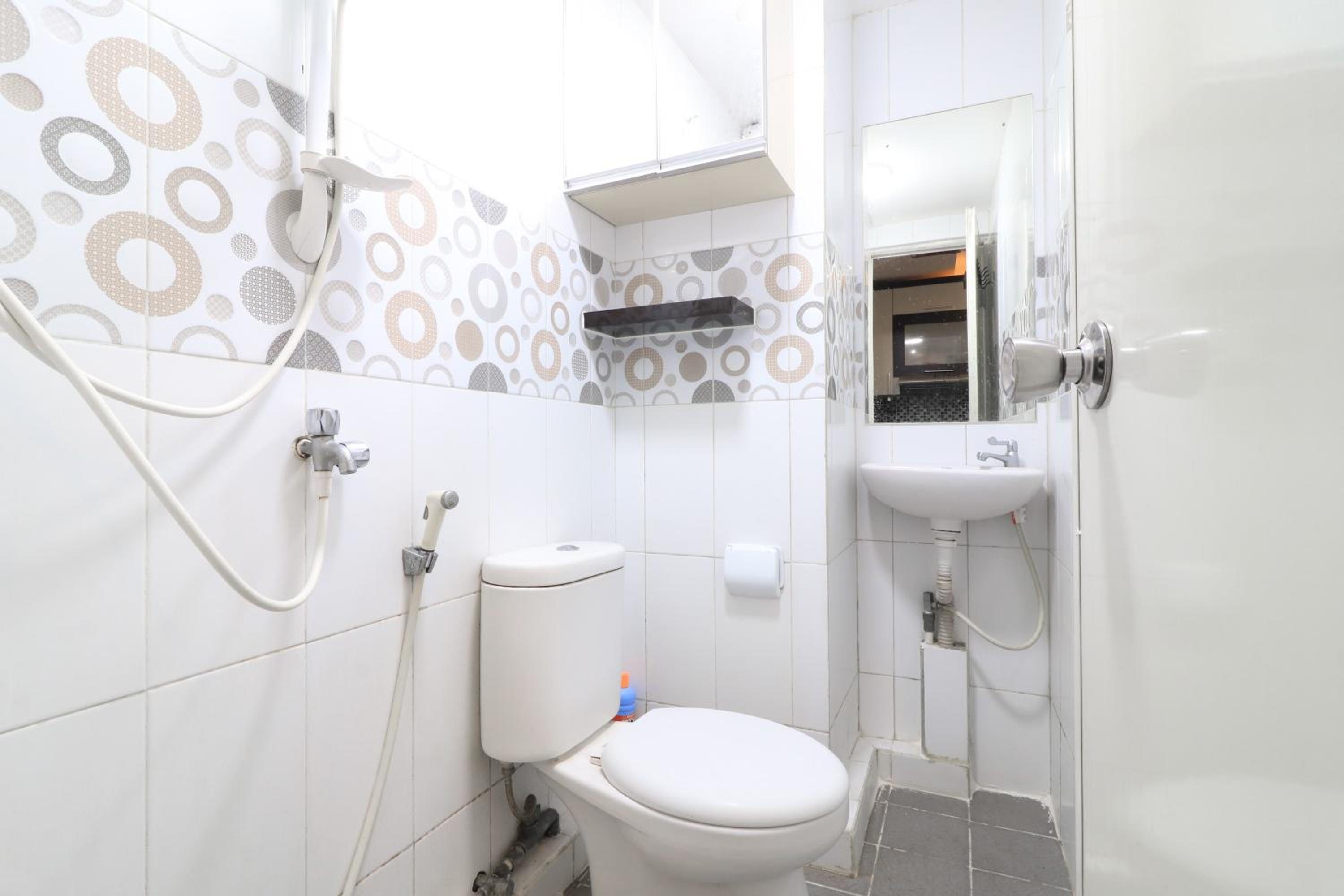 Two-Bedroom Apartment - Photo 2