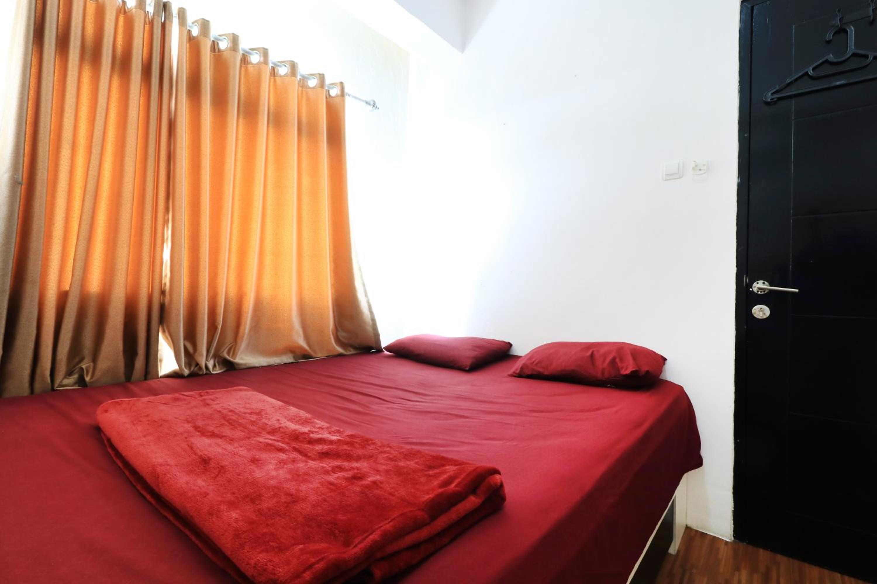 Two-Bedroom Apartment - Photo 5