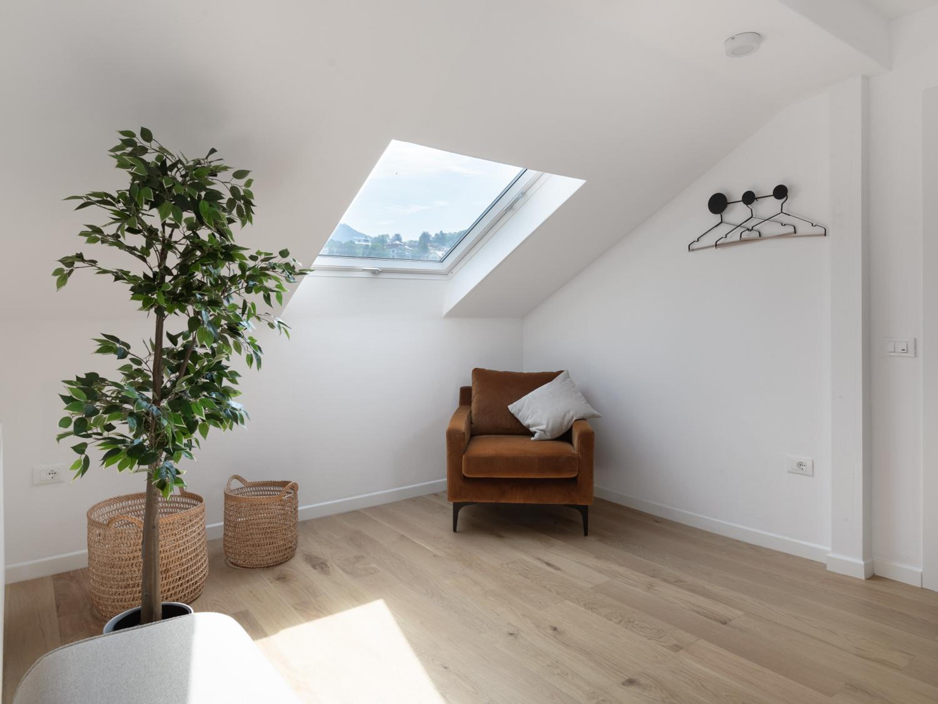 Three-Bedroom Penthouse Suite - Photo 13