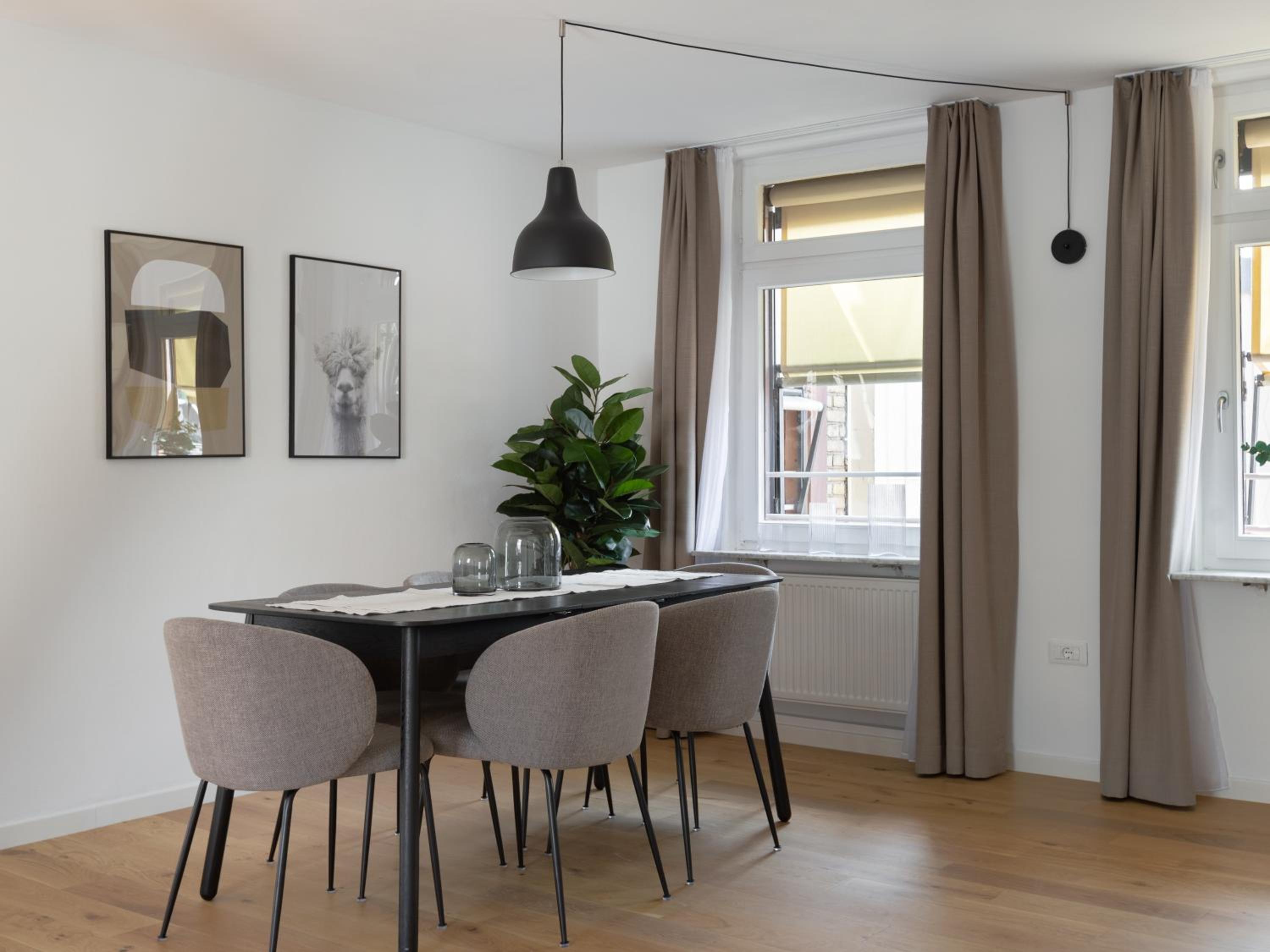 Three-Bedroom Penthouse Suite - Photo 4