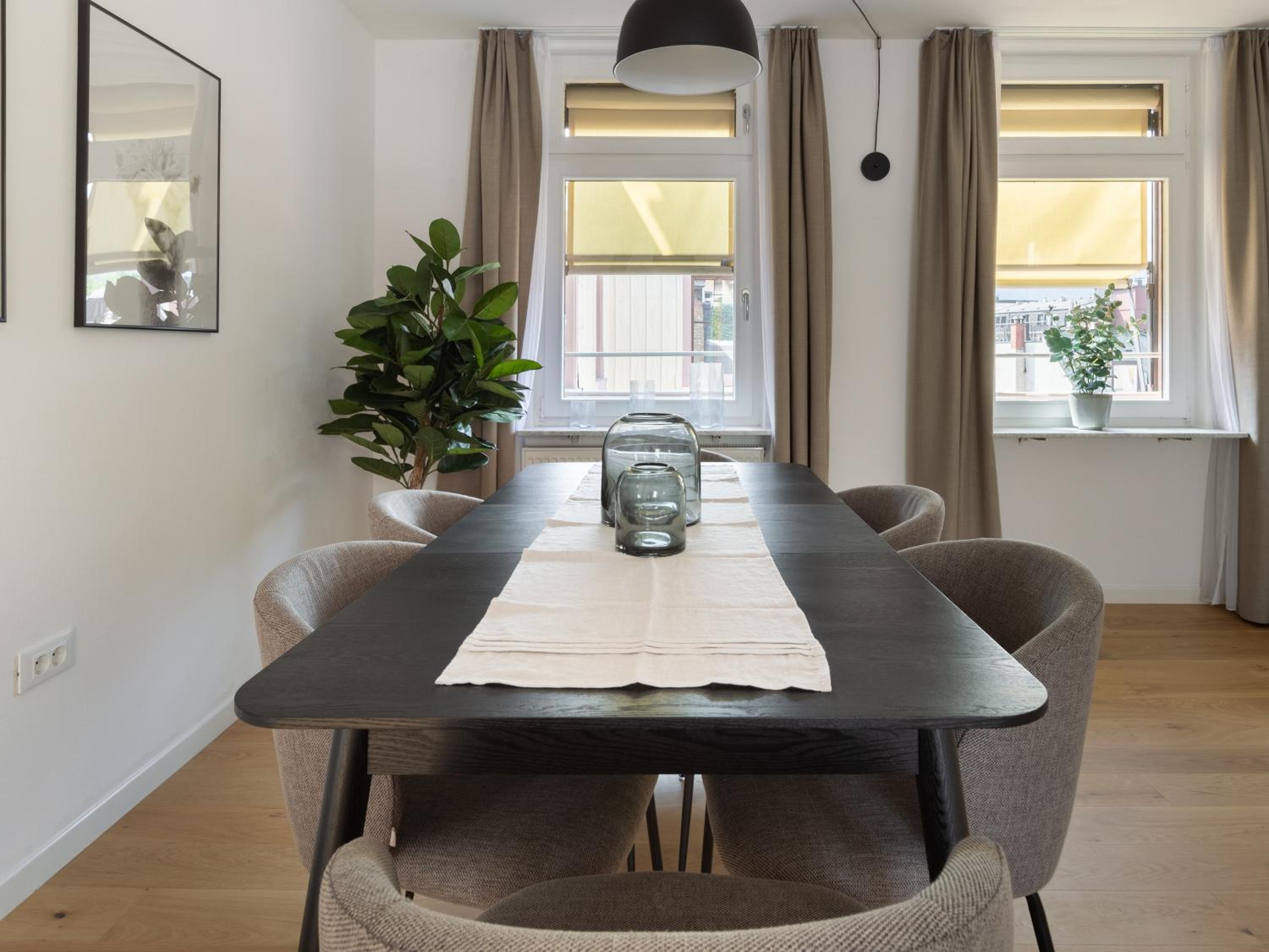 Three-Bedroom Penthouse Suite - Photo 2