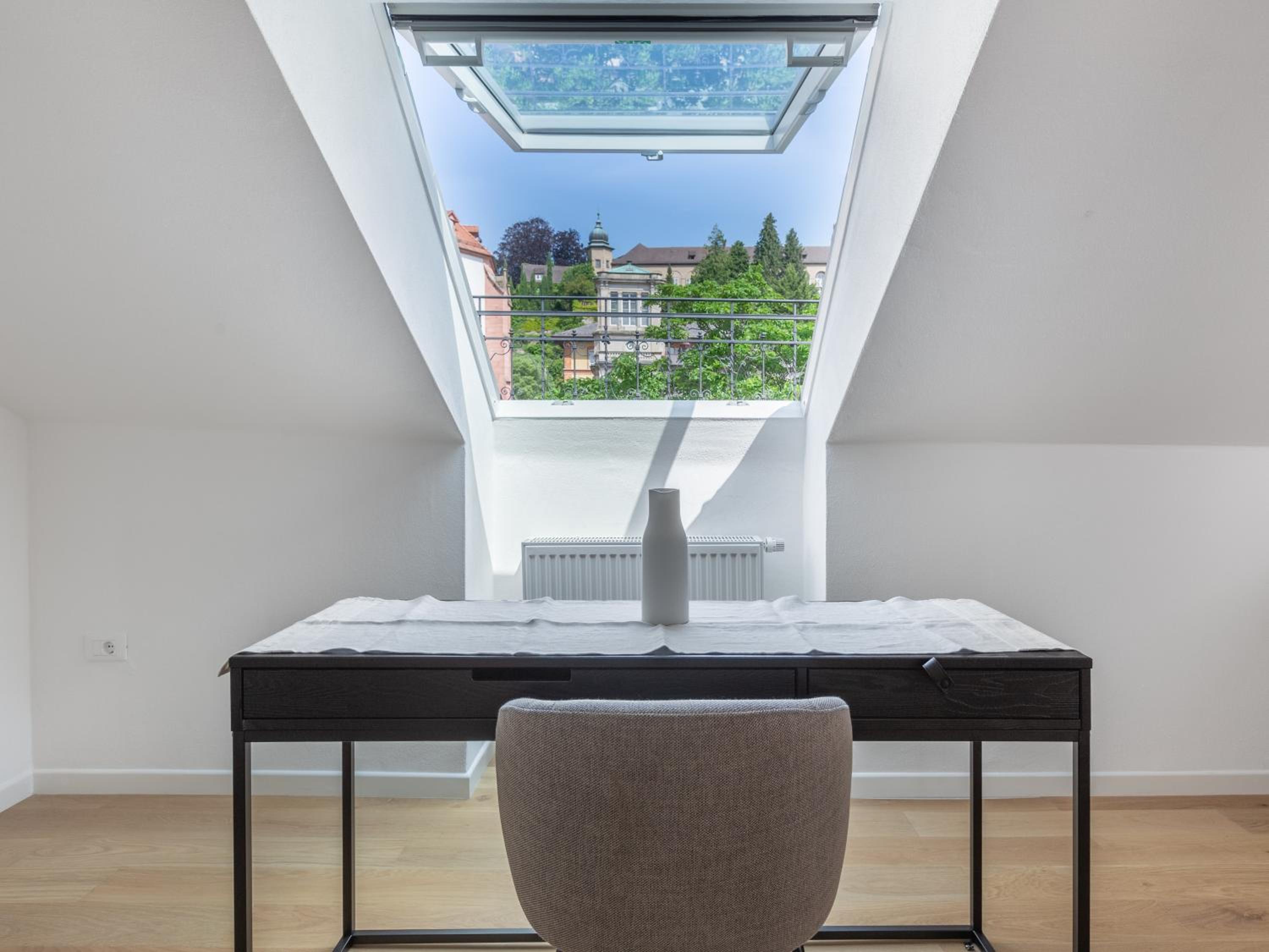Three-Bedroom Penthouse Suite - Photo 8