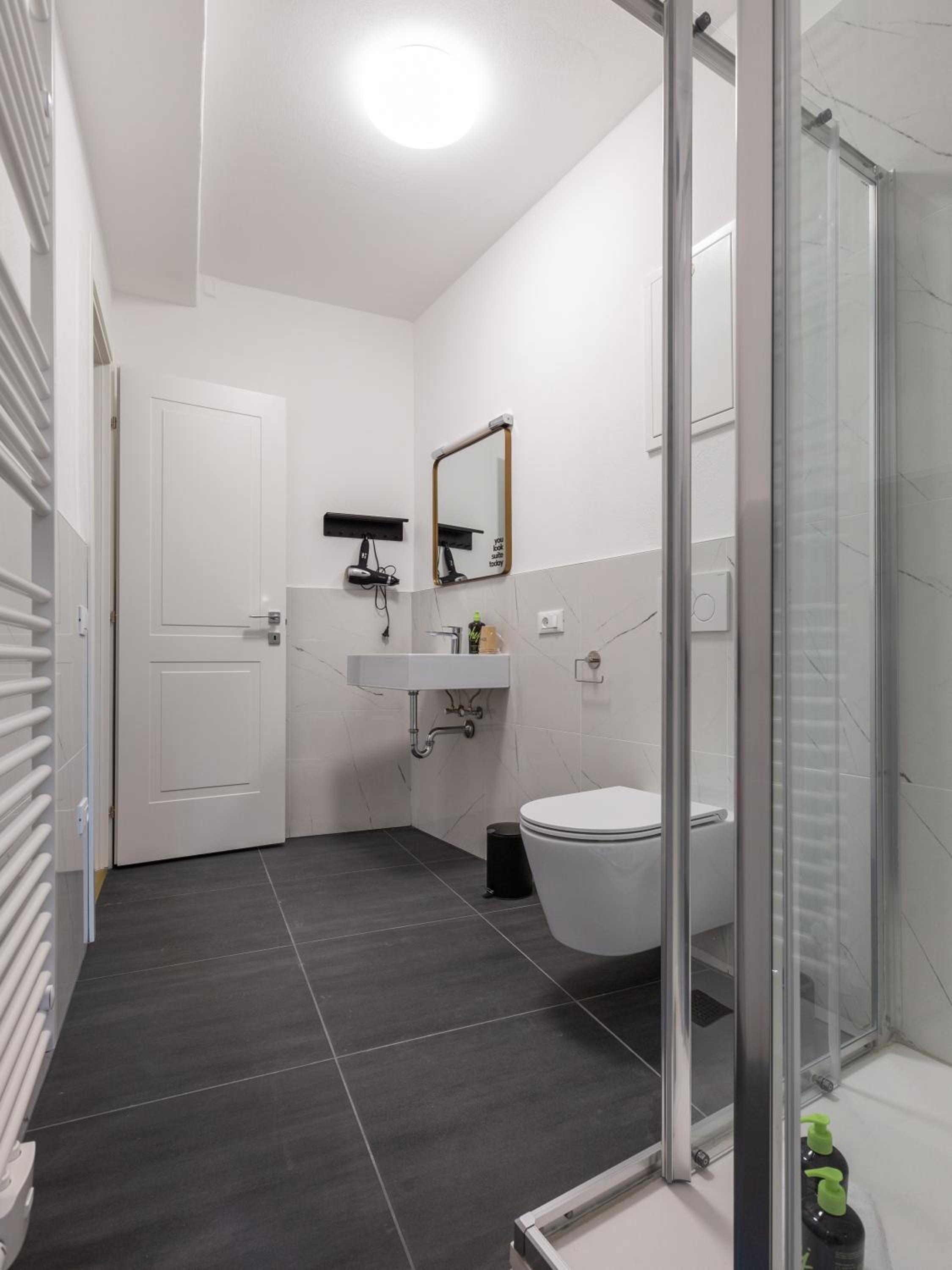 Two-Bedroom Suite - Photo 5