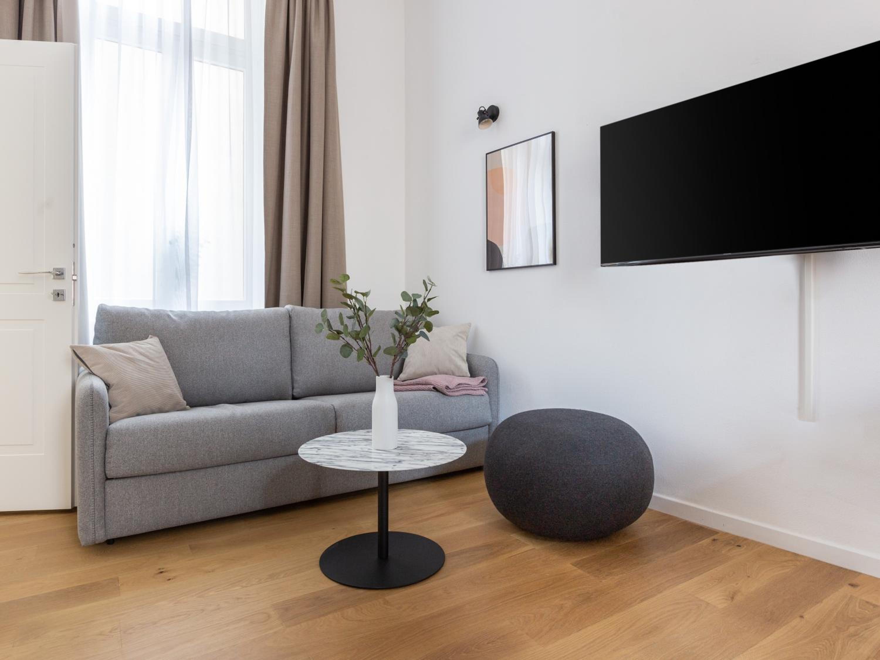 Two-Bedroom Suite - Photo 7