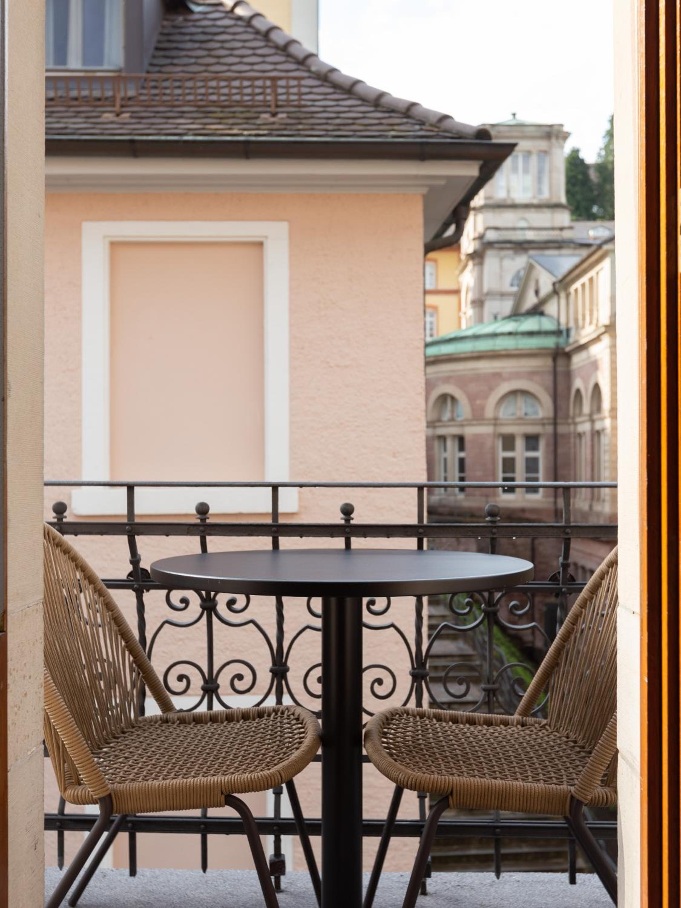 One-Bedroom Suite XL with sofa bed & balcony - Photo 5