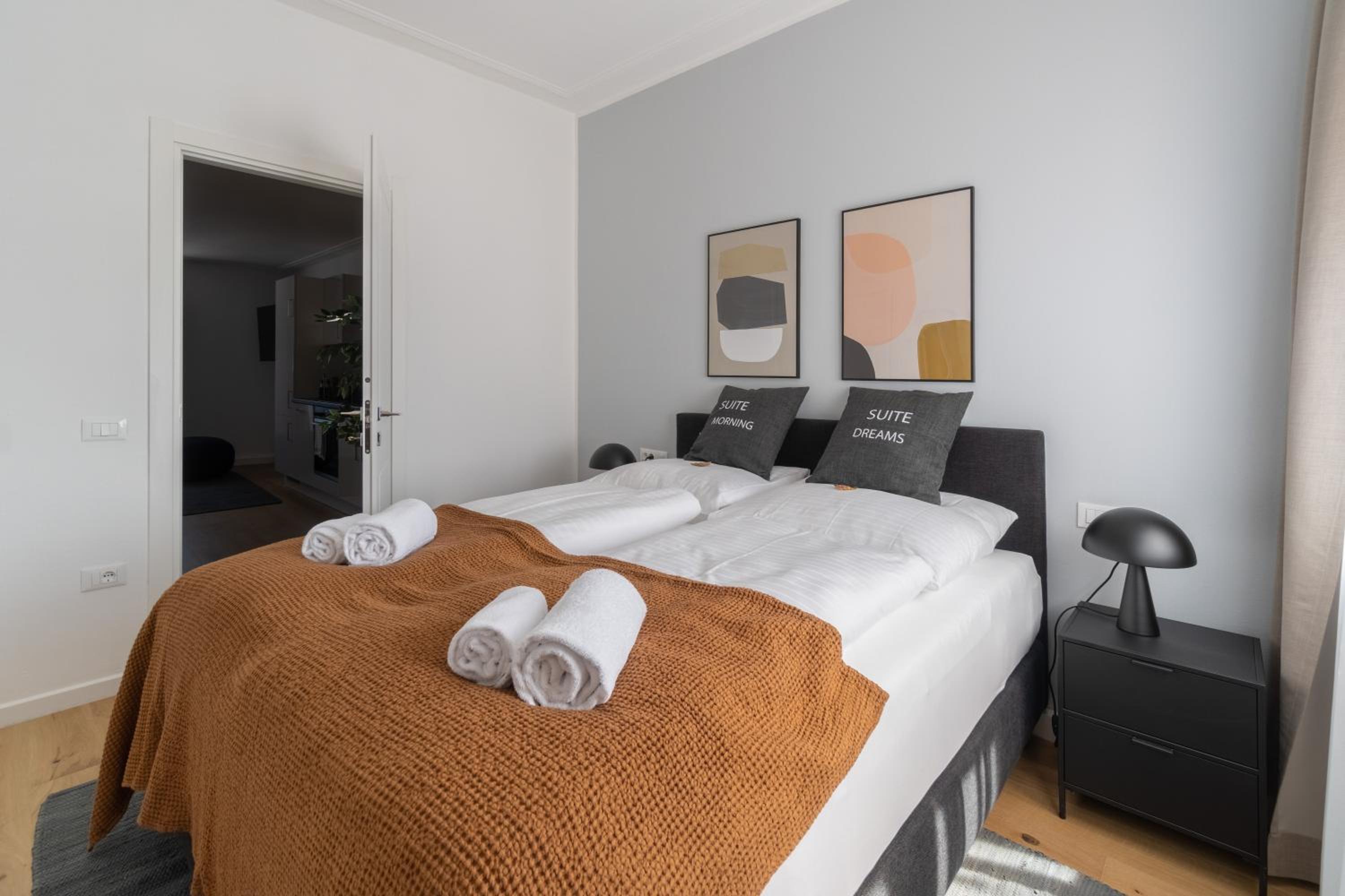 One-Bedroom Suite L with sofa bed - Photo 9