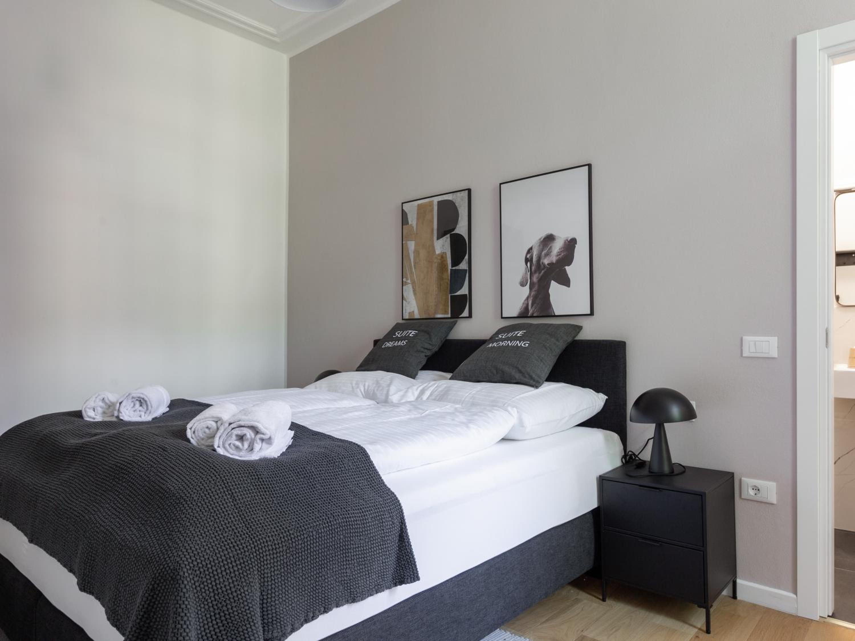 One-Bedroom Suite M with sofa bed photo 1