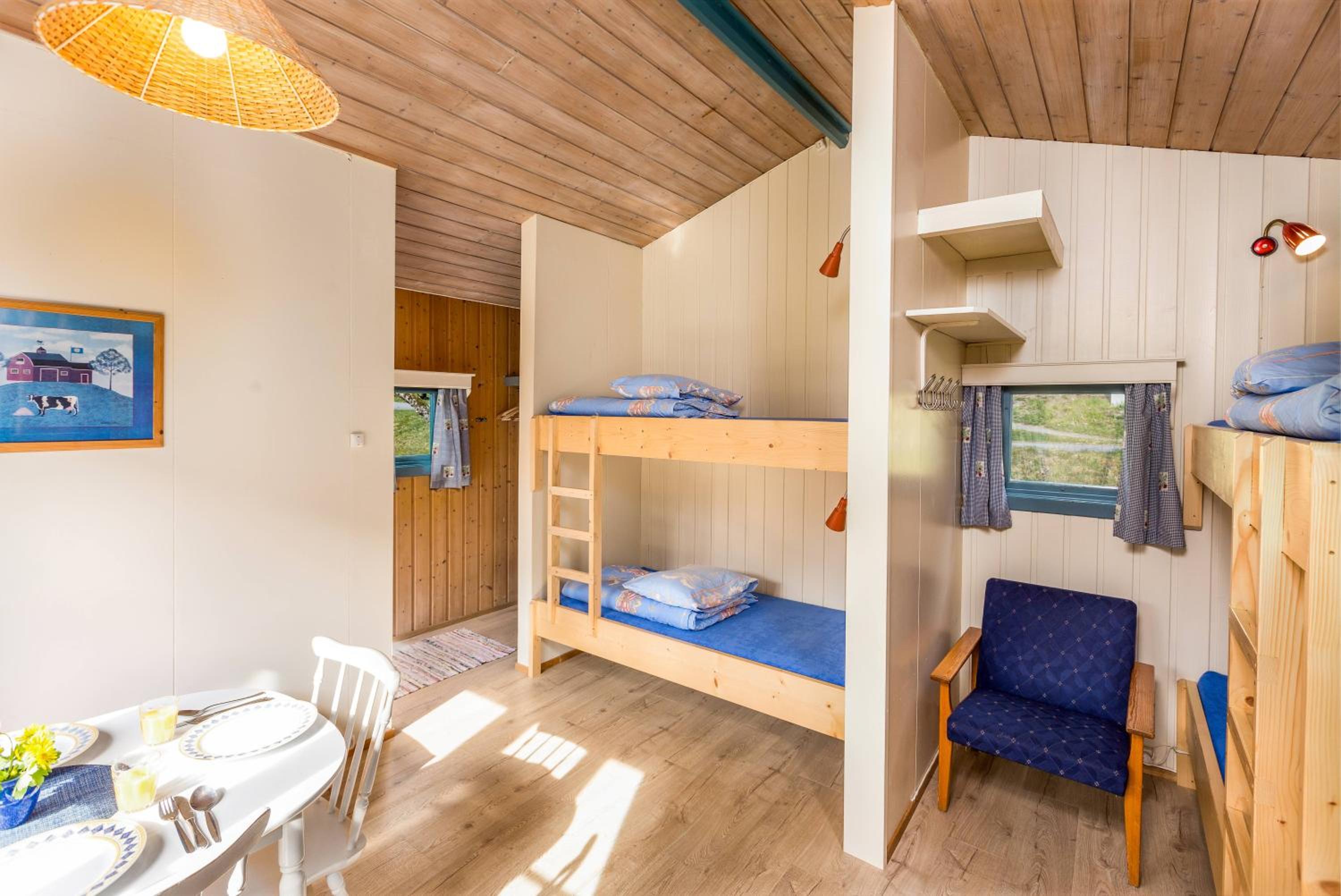 Cottage With Shared Bathroom (4 Adults)