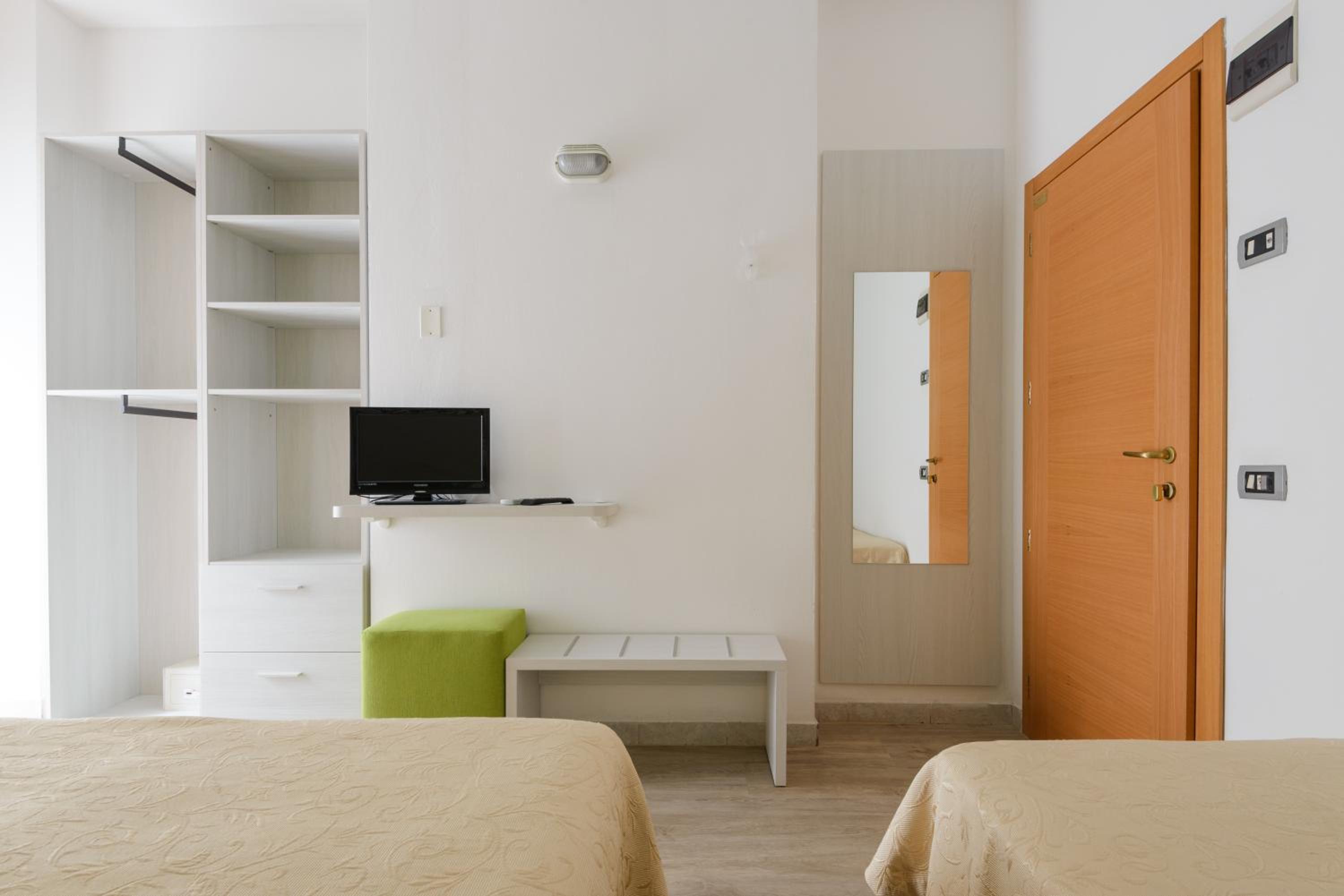 Quadruple Room with Balcony photo 2