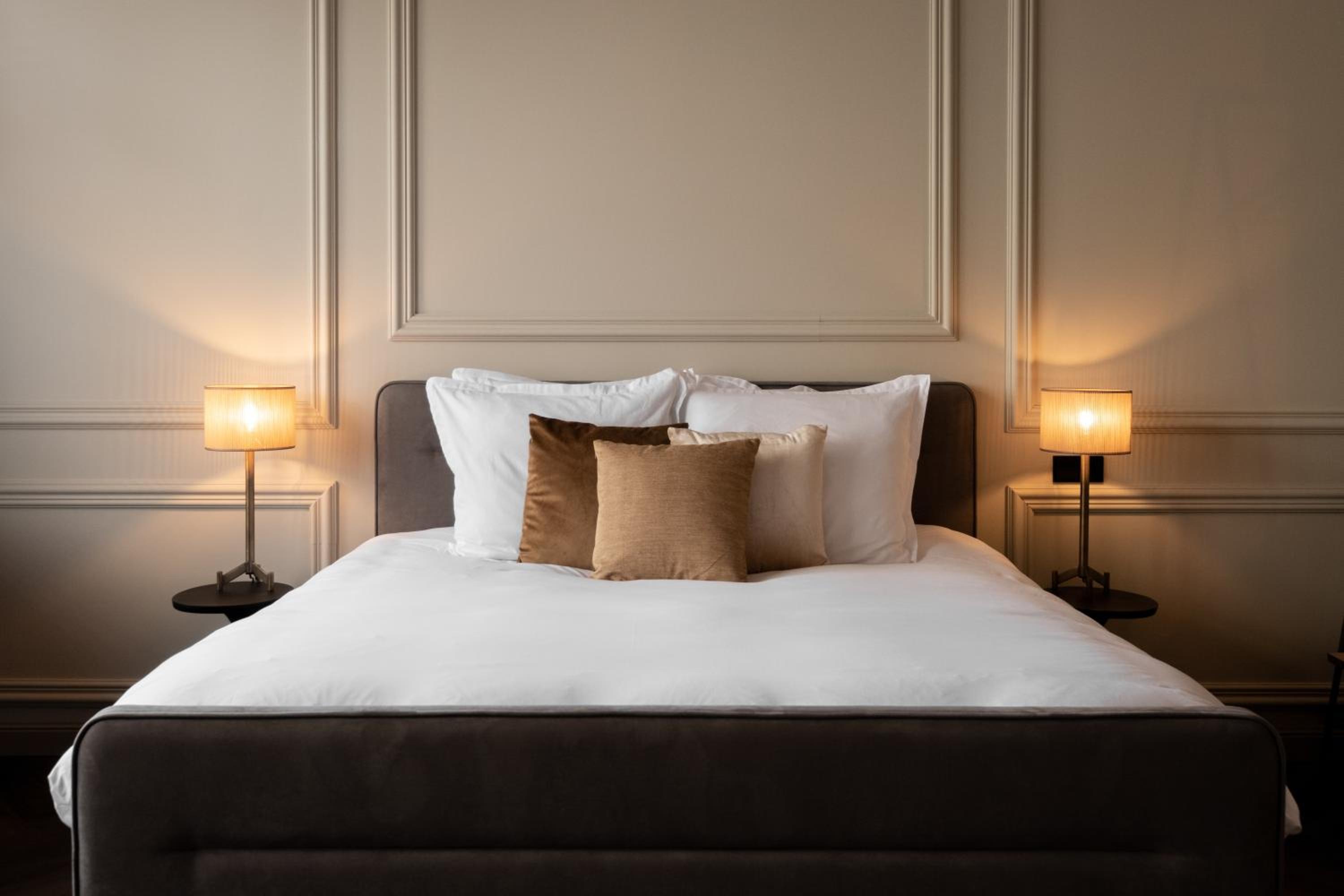 Deluxe King Room photo 1
