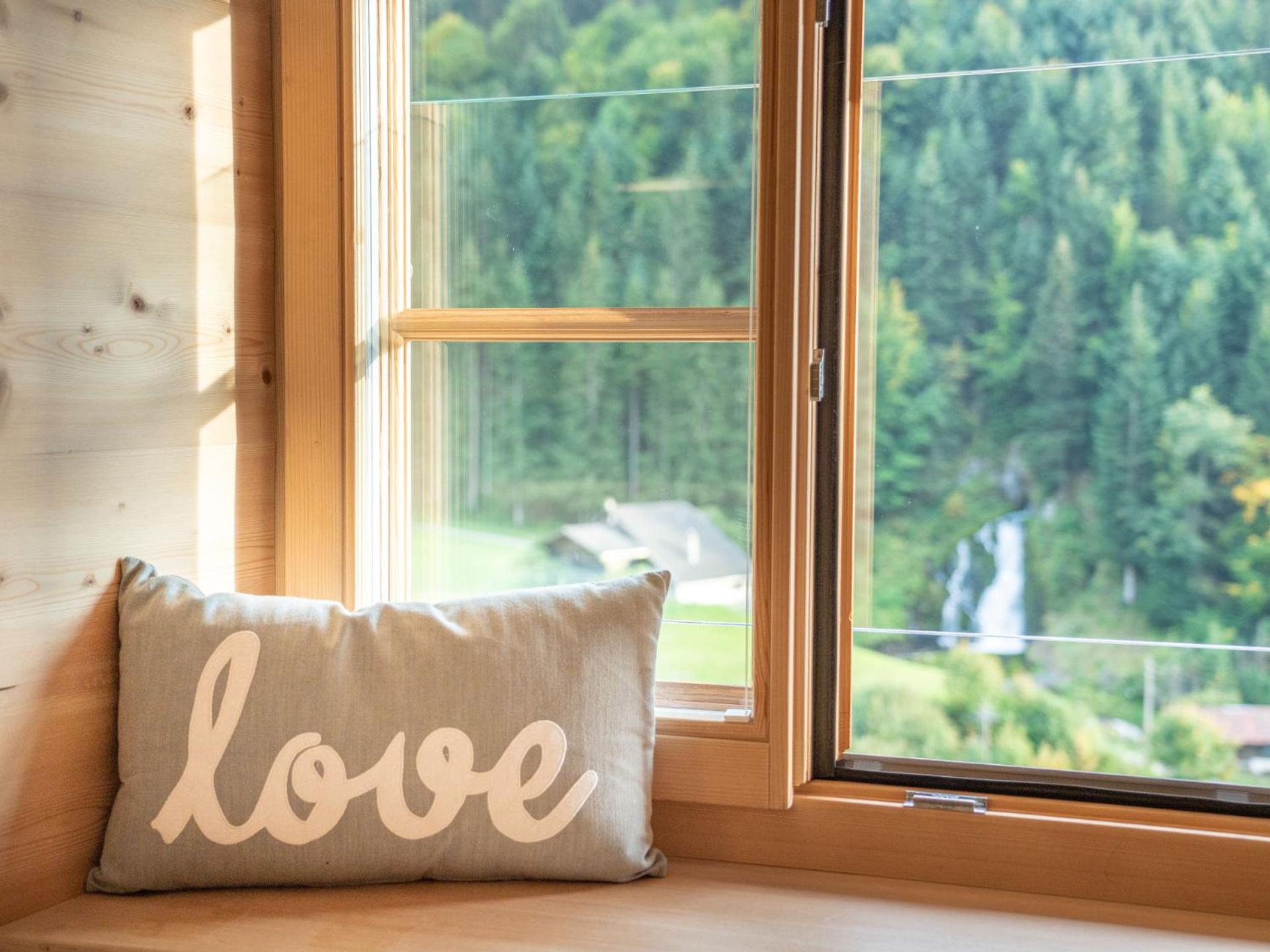 Standard Double Room with Waterfall View - Photo 2