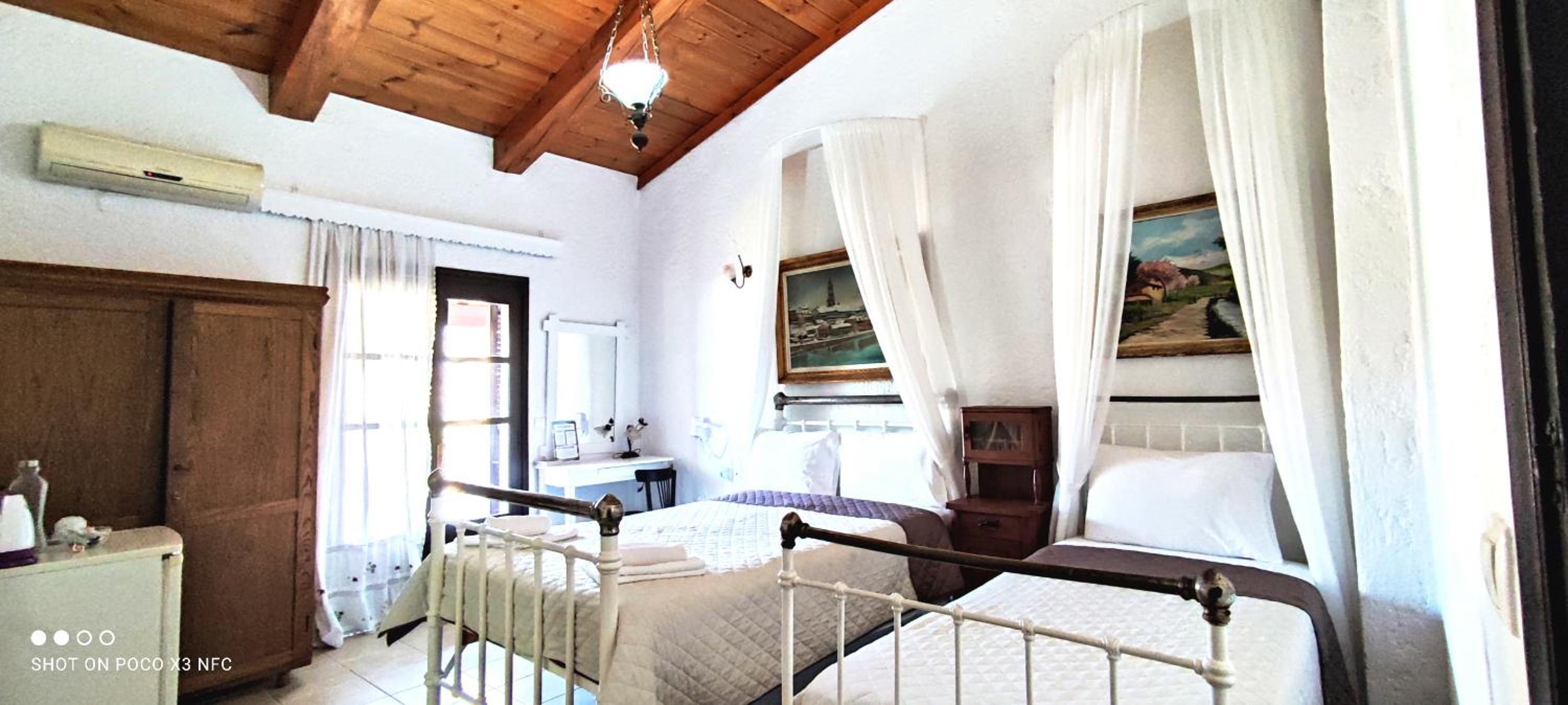 Double Room - Photo 2