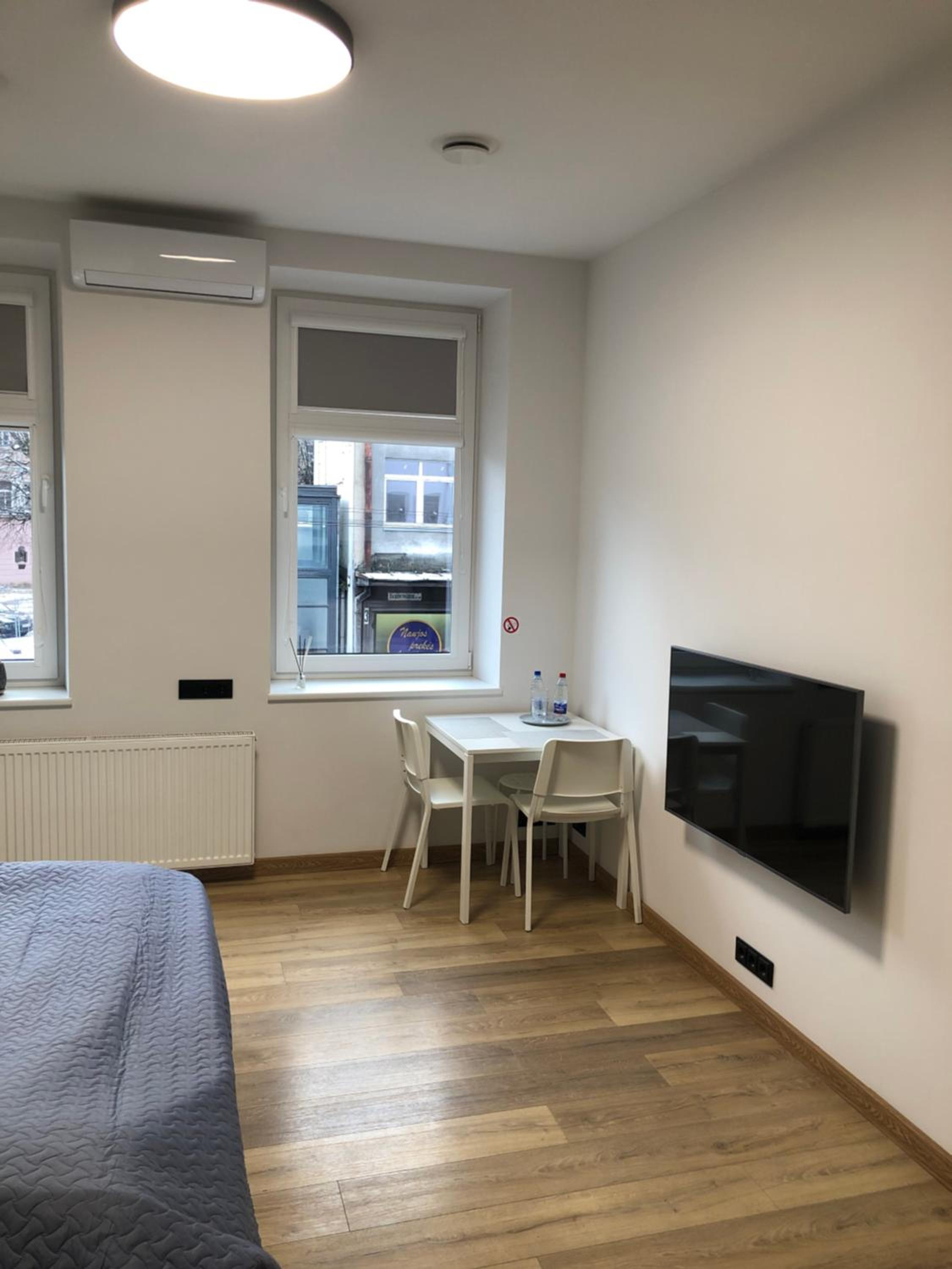One-Bedroom Apartment - Photo 12