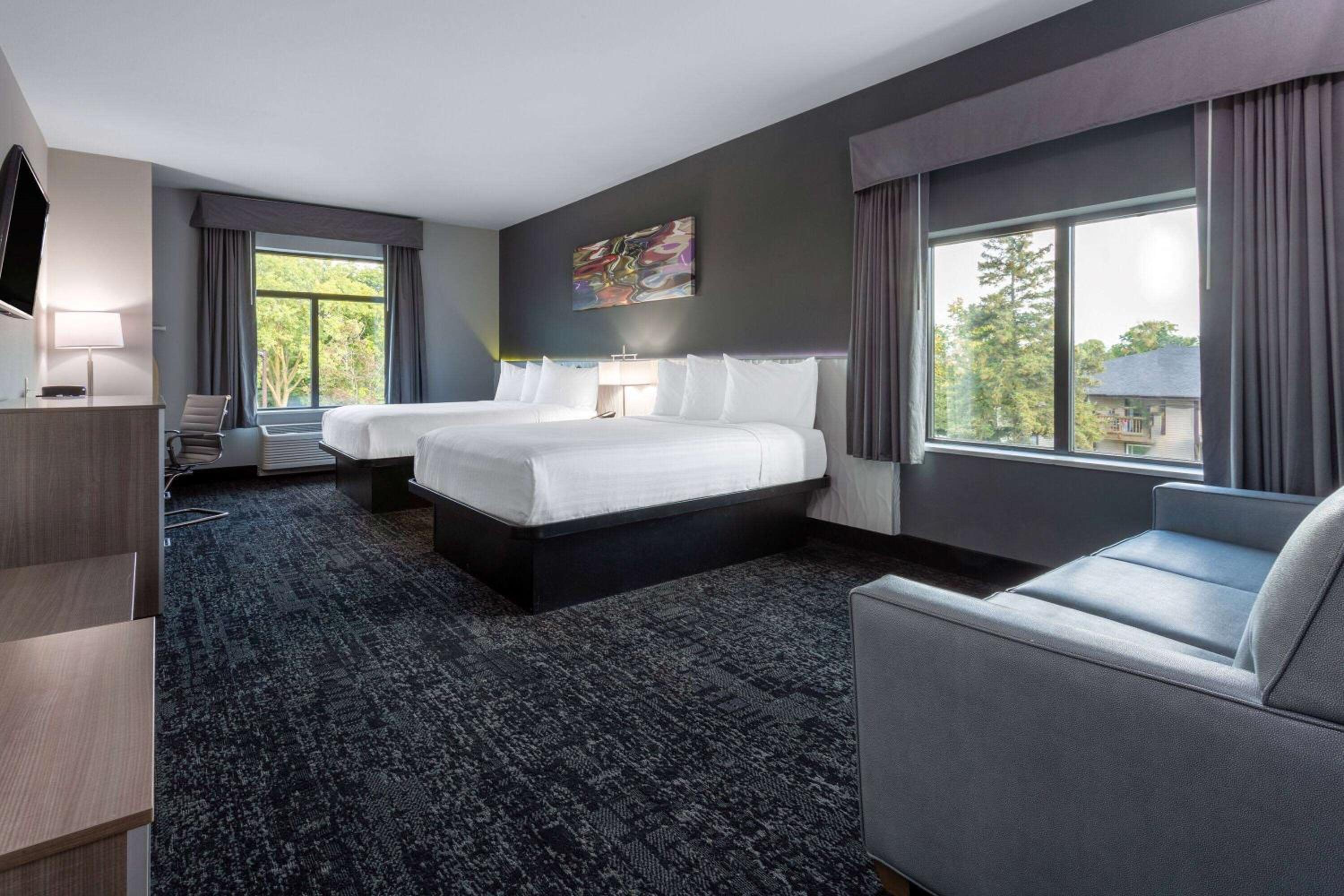 Studio Suite with Two King Beds - Non-Smoking - Photo 1