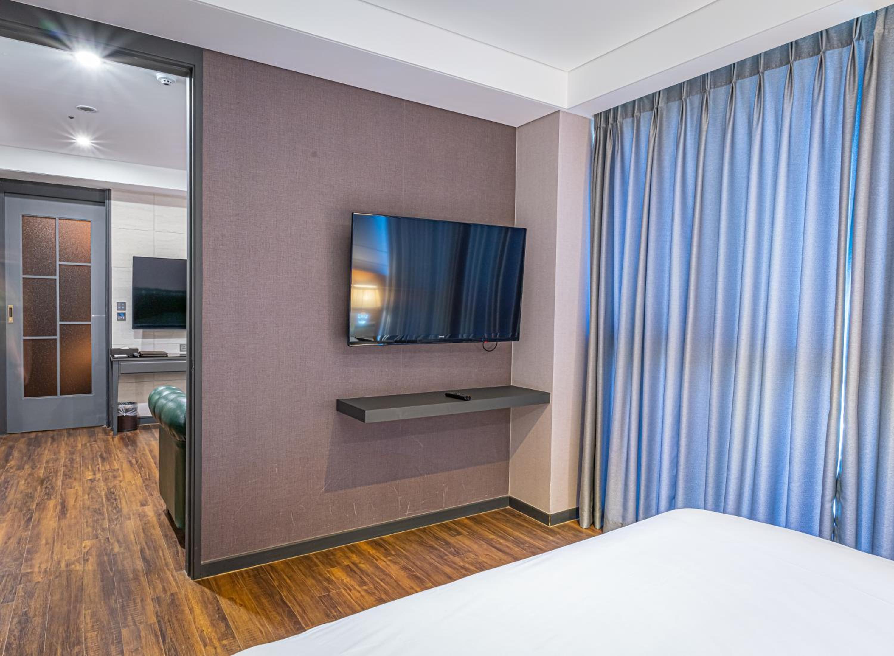 Family Suite A (Breakfast for 2 Included)