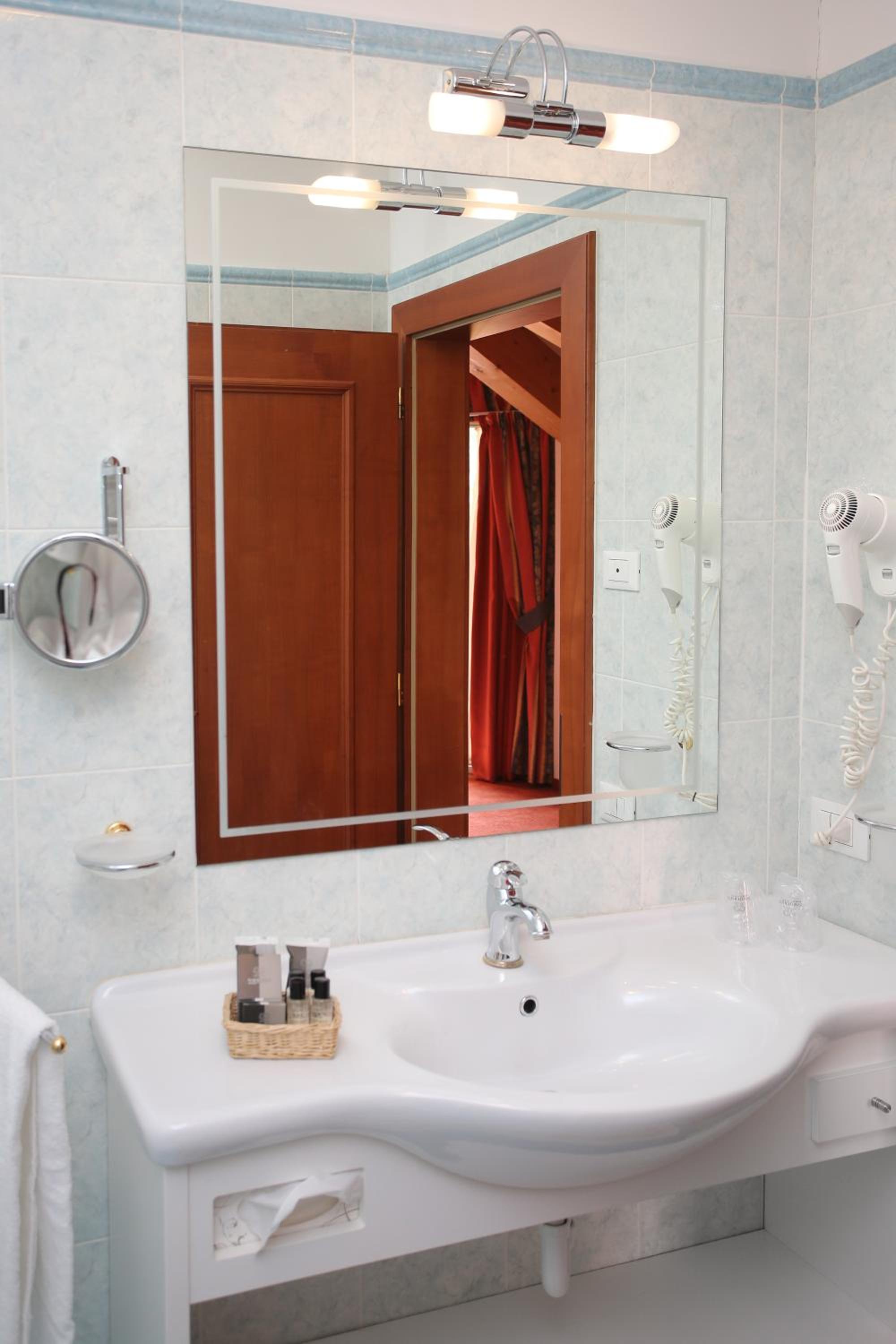 Business Triple Room - Photo 2