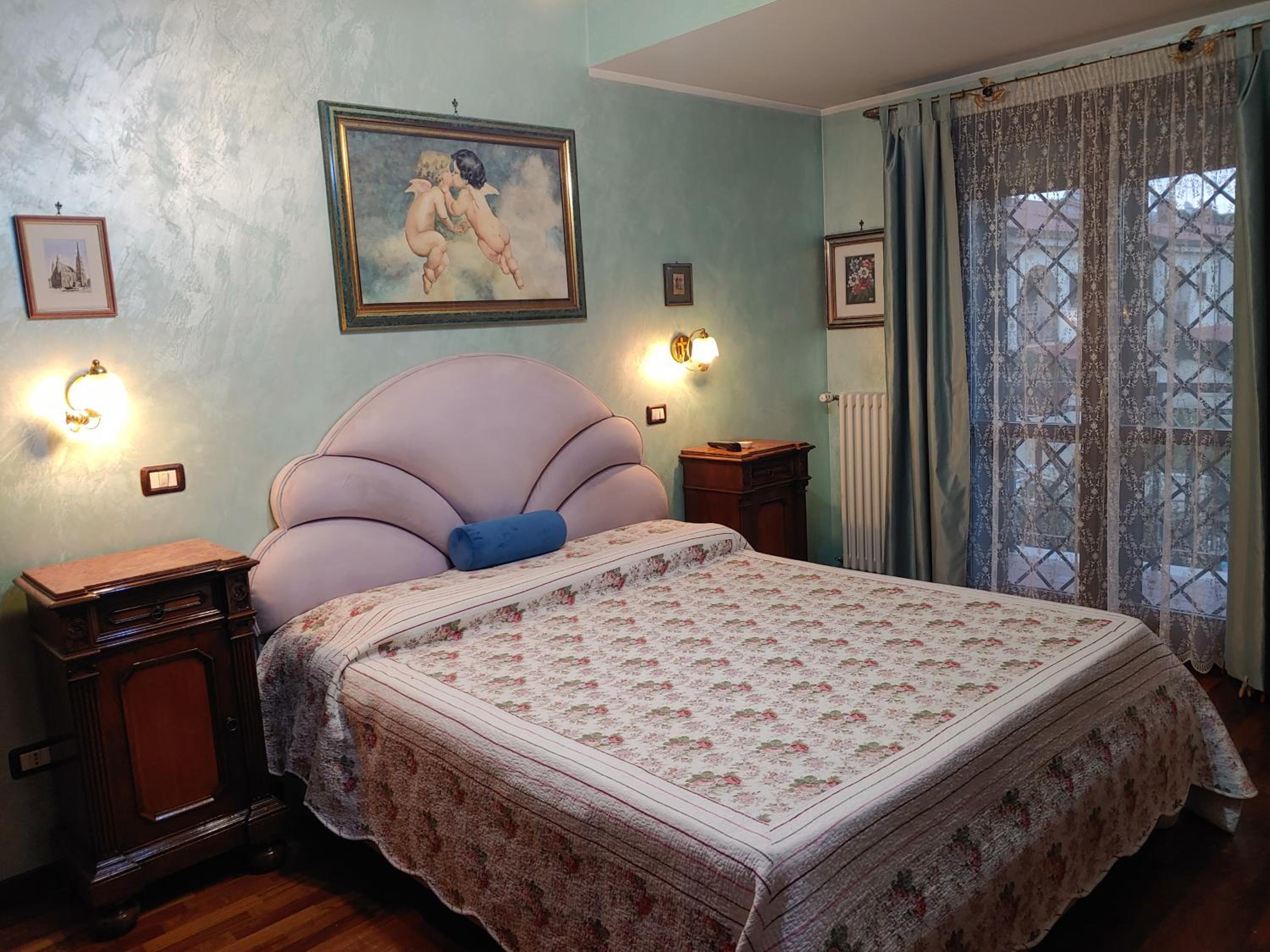 Double Room with Shared Bathroom photo 1