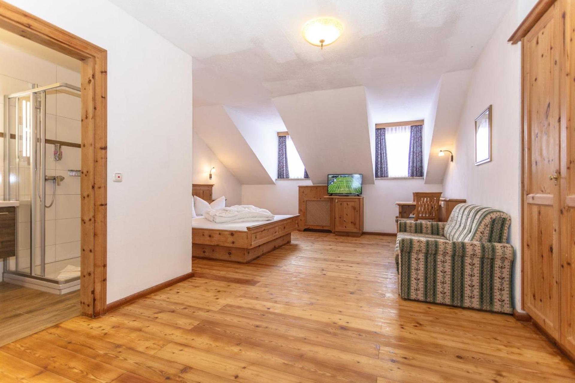 Quadruple Room - Photo 20