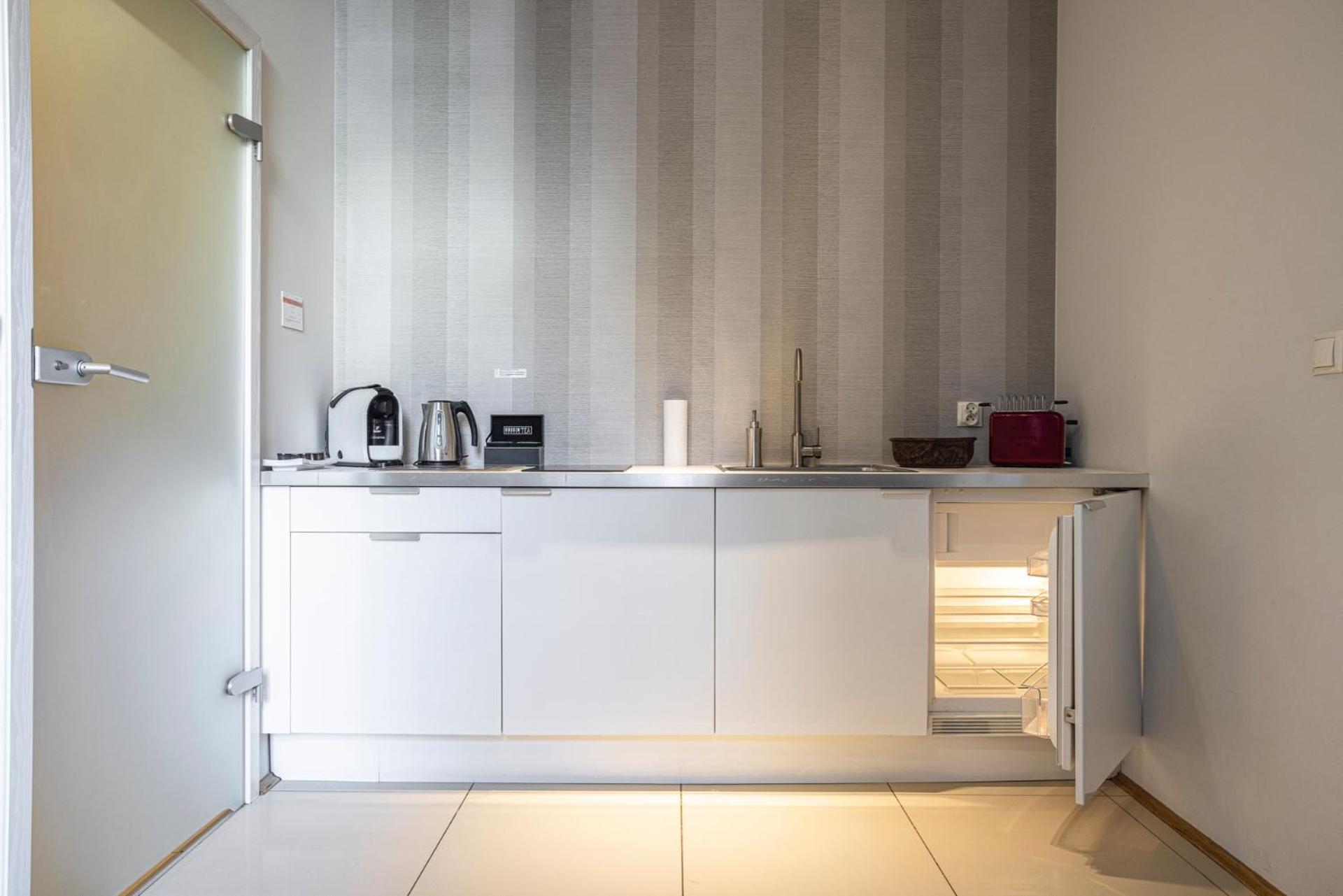 One-Bedroom Apartment - Photo 7