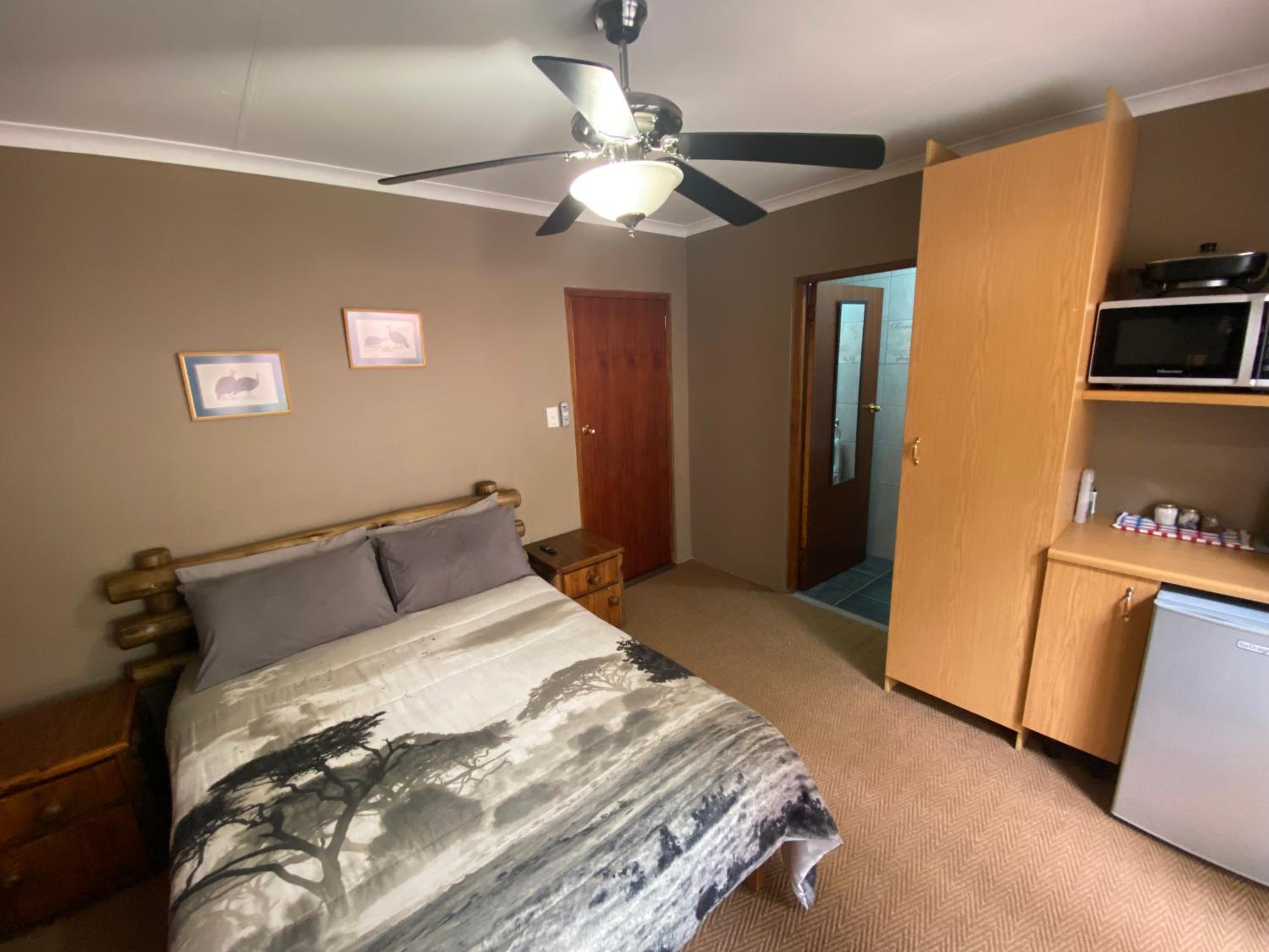 Queen Room photo 1