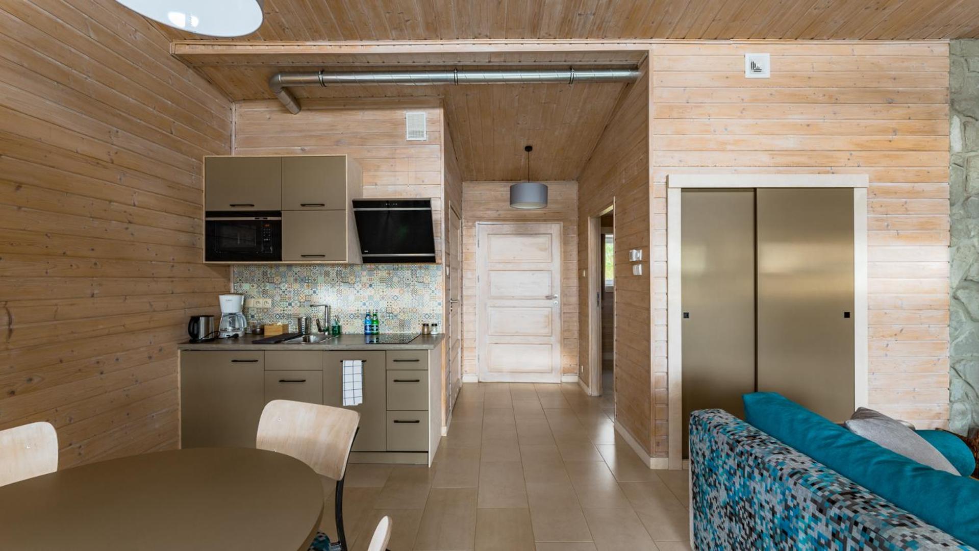 One-Bedroom Apartment with Lake View - Photo 15