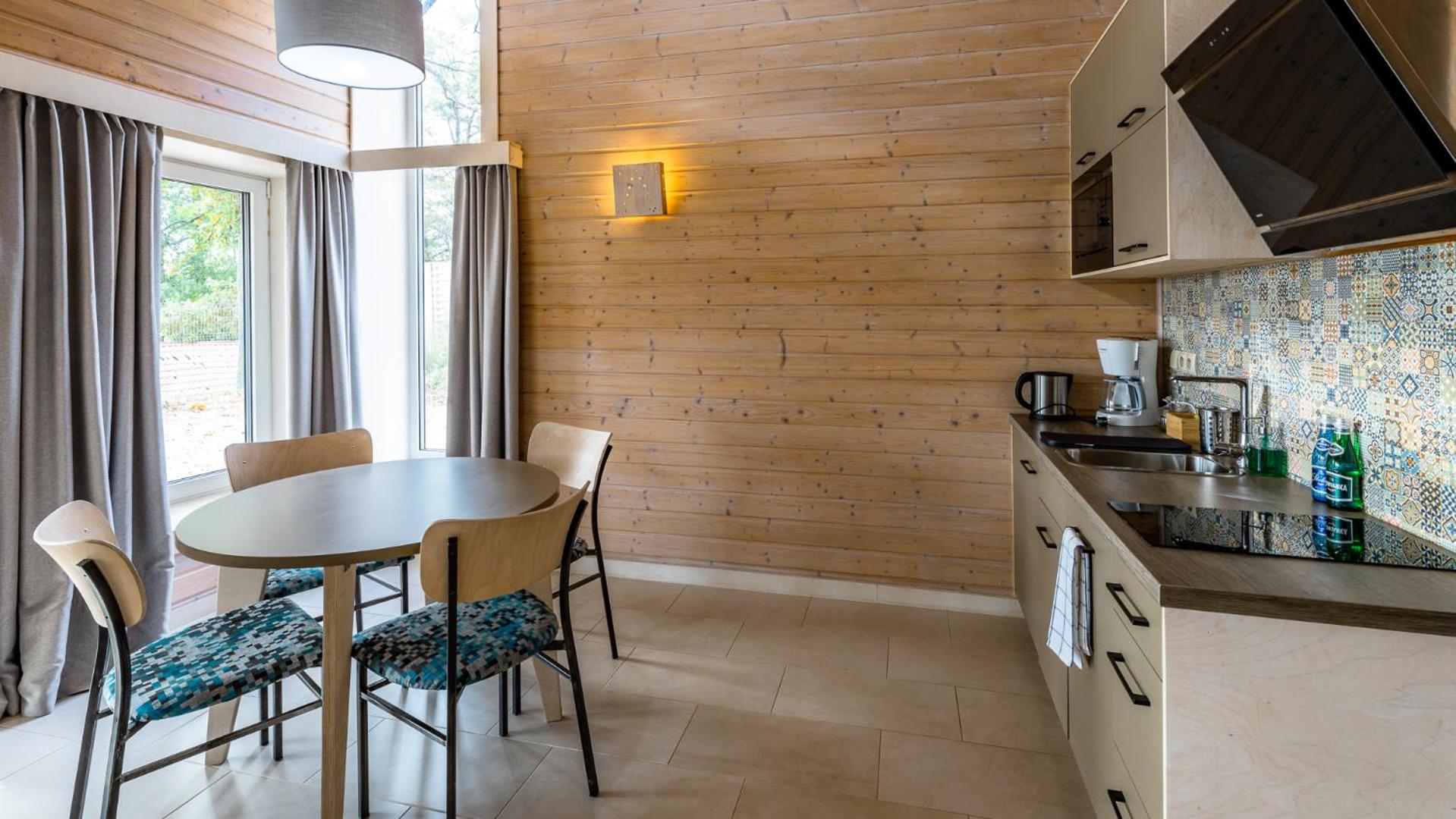 One-Bedroom Apartment with Lake View - Photo 18