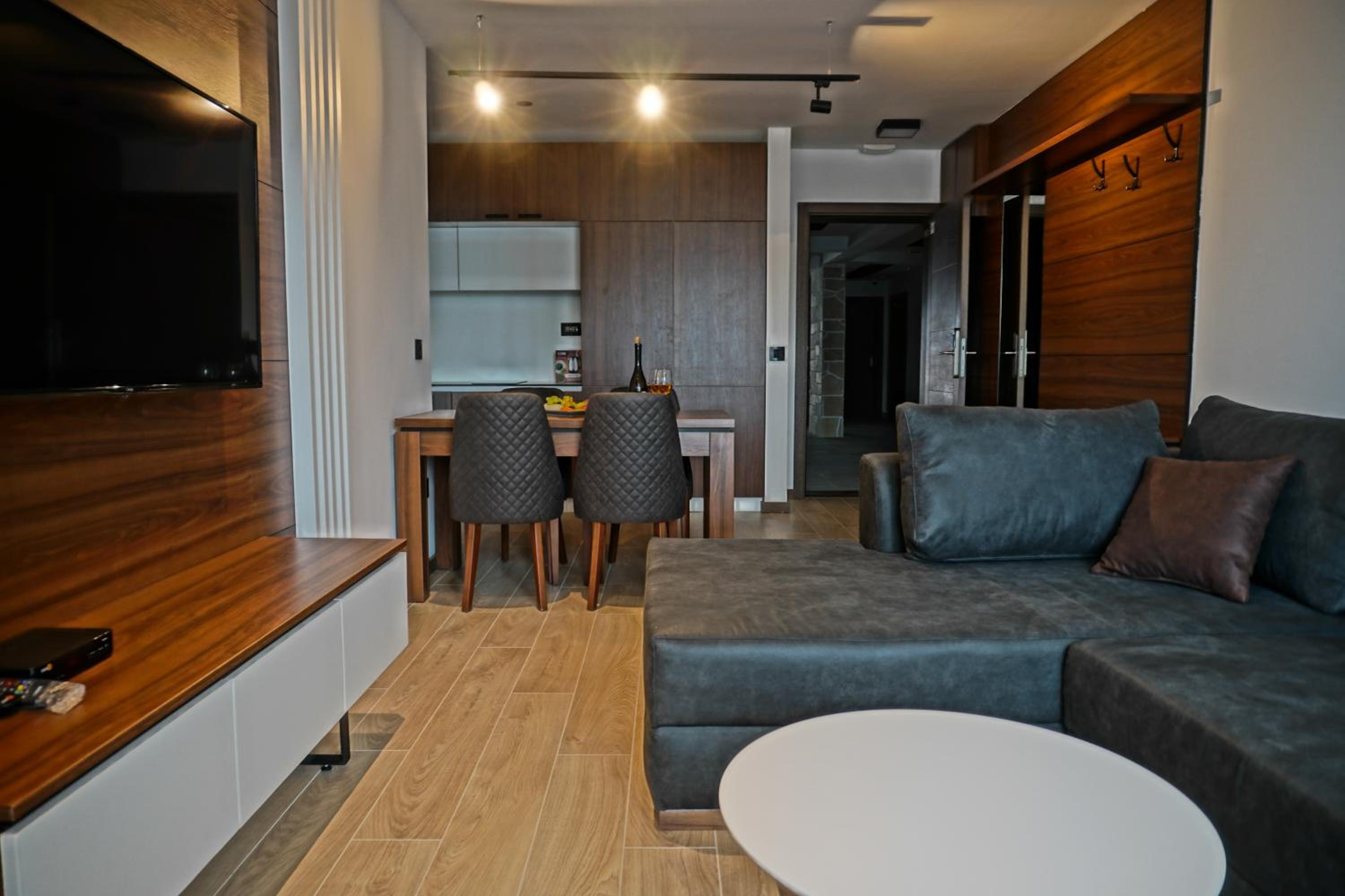 Superior One-Bedroom Apartment with Free Wellness Access