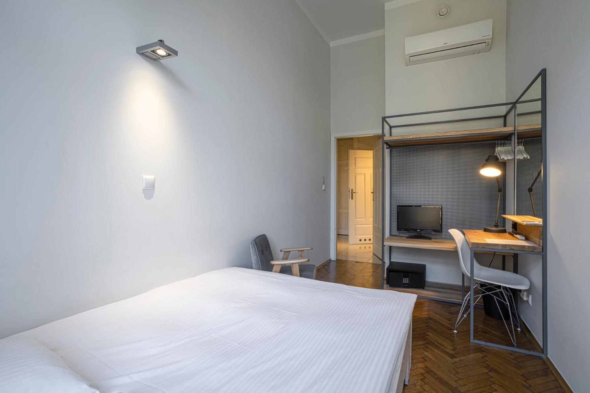 Two-Bedroom Apartment - Photo 8