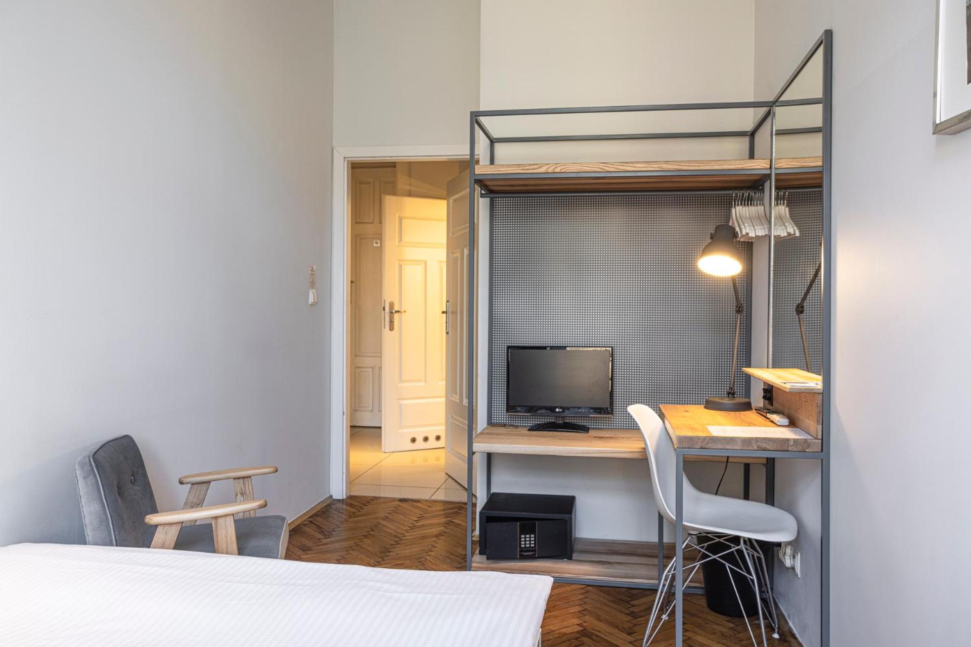 Two-Bedroom Apartment - Photo 7
