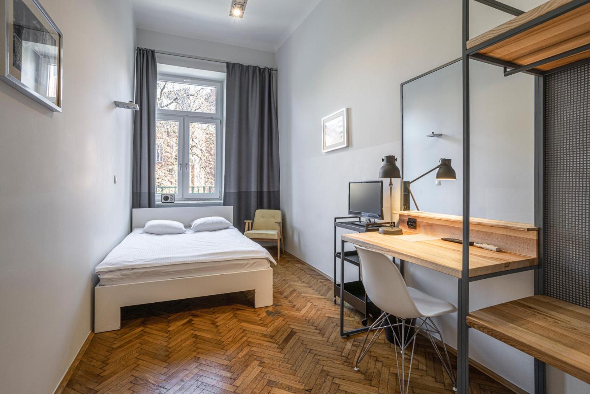 Two-Bedroom Apartment - Photo 2