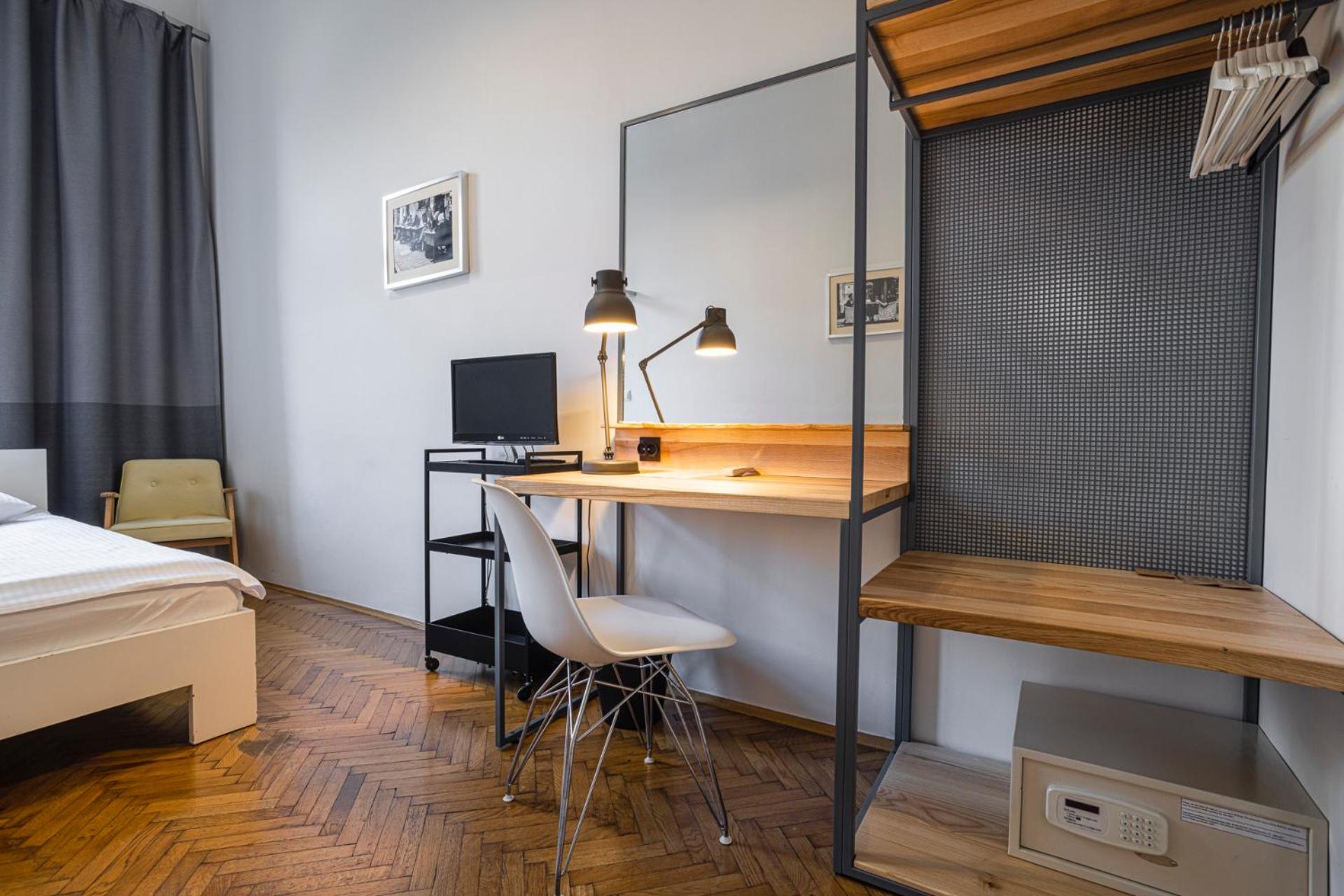 Two-Bedroom Apartment - Photo 12