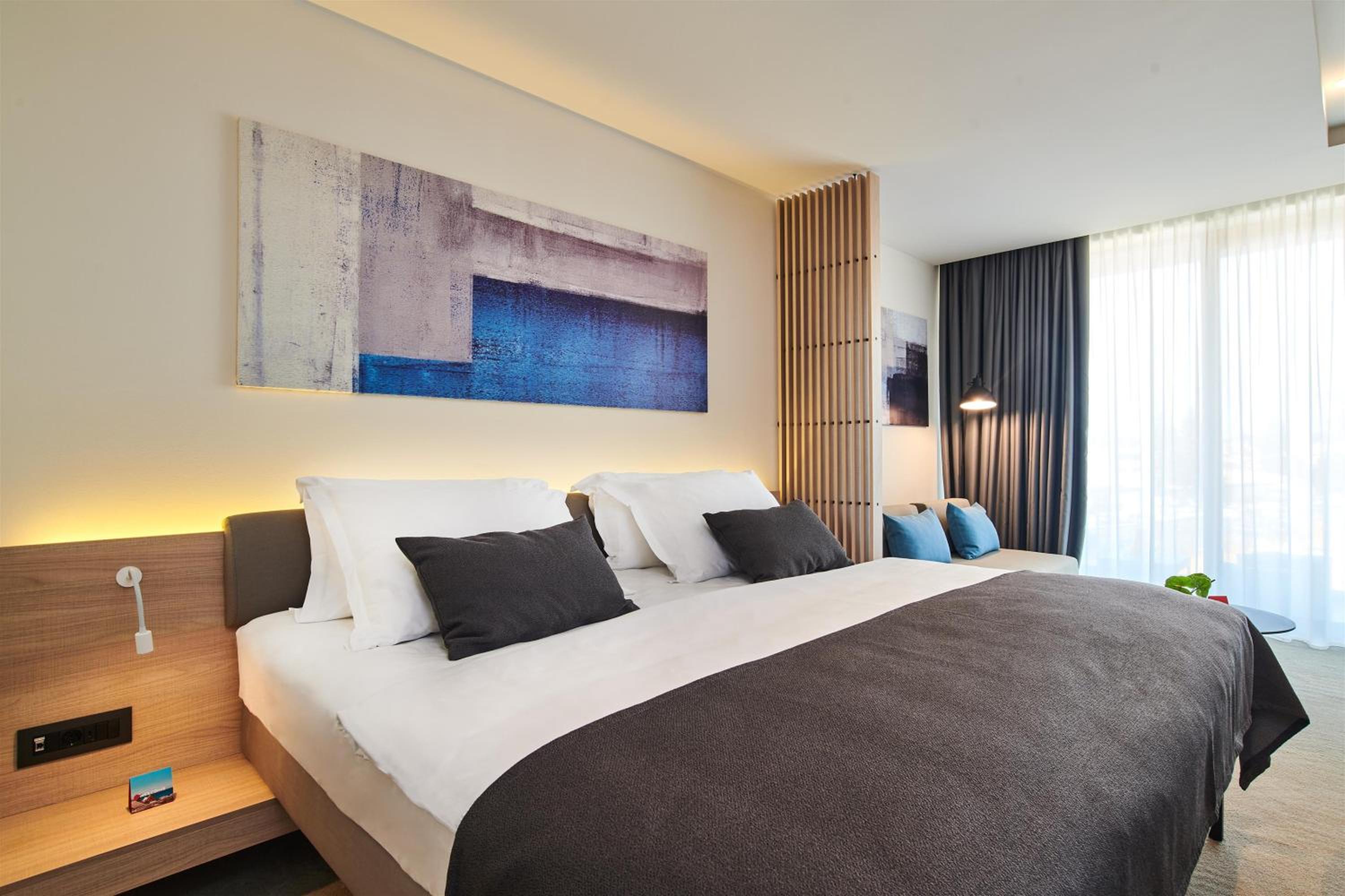 Premium Family Room with Balcony and Sea View - Photo 3