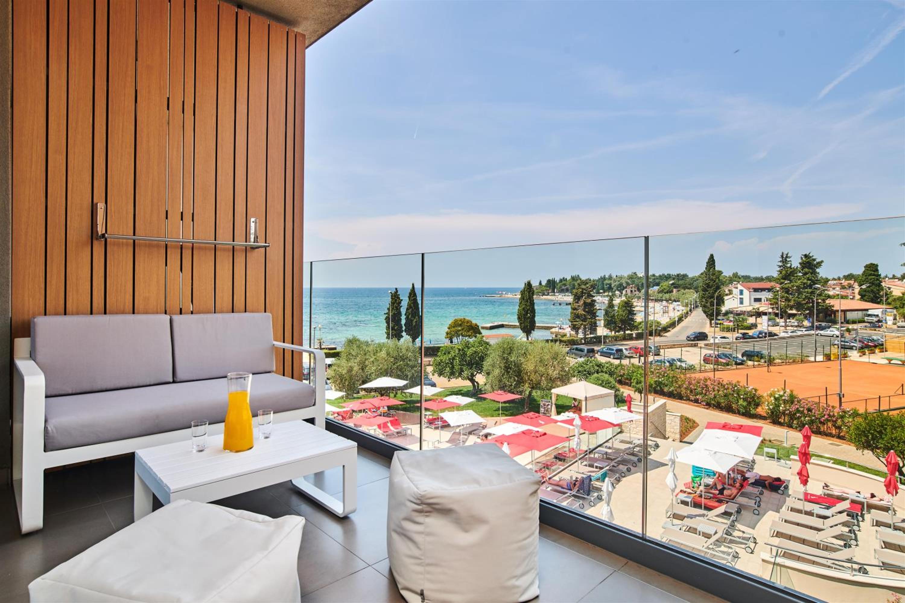 Premium Family Room with Balcony and Sea View - Photo 4